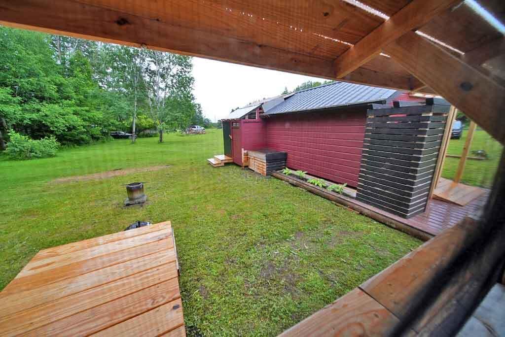 screened-porch-me-cabin-hom