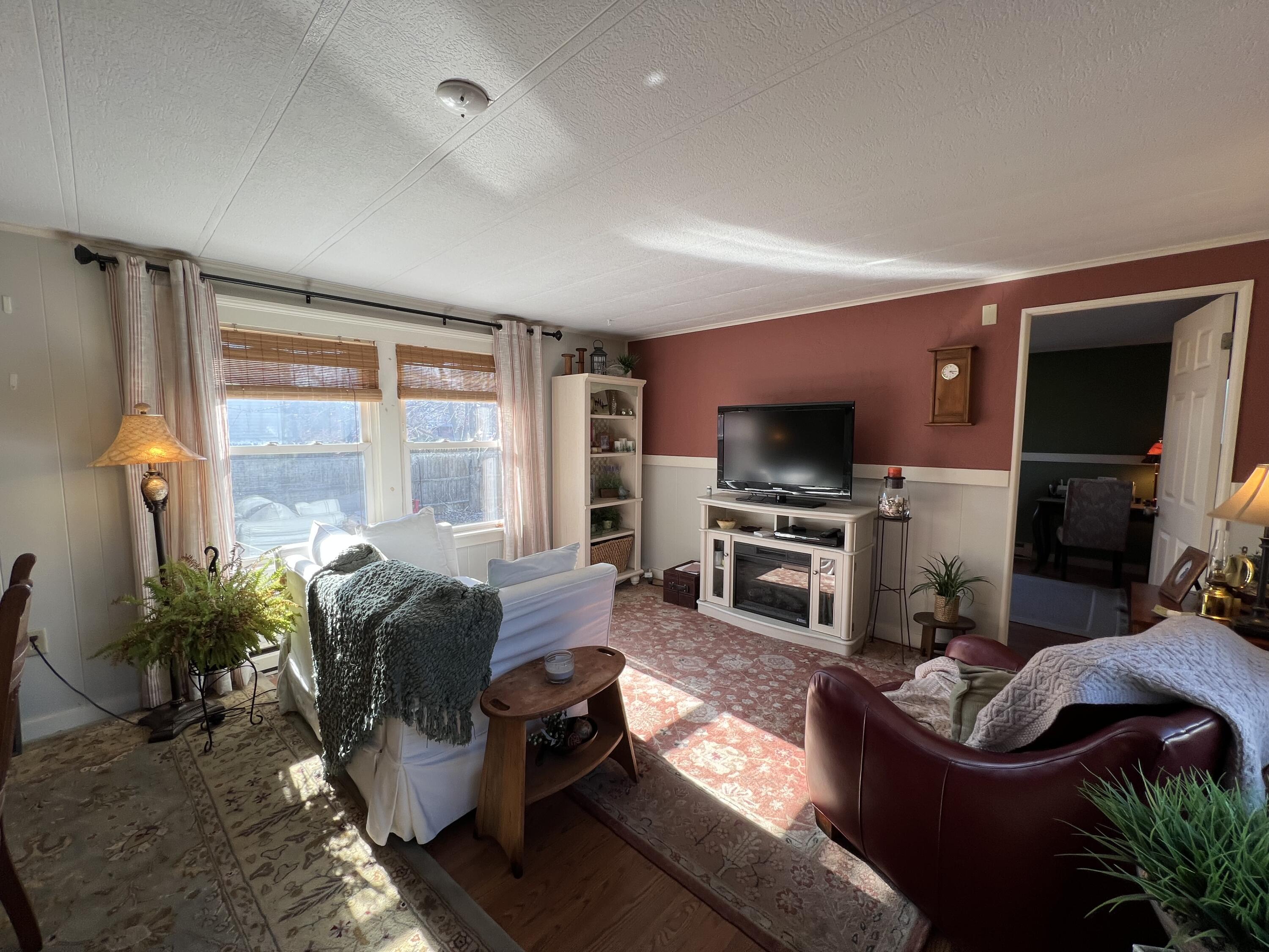 15 Marks Lane, Rockland, ME, 04841