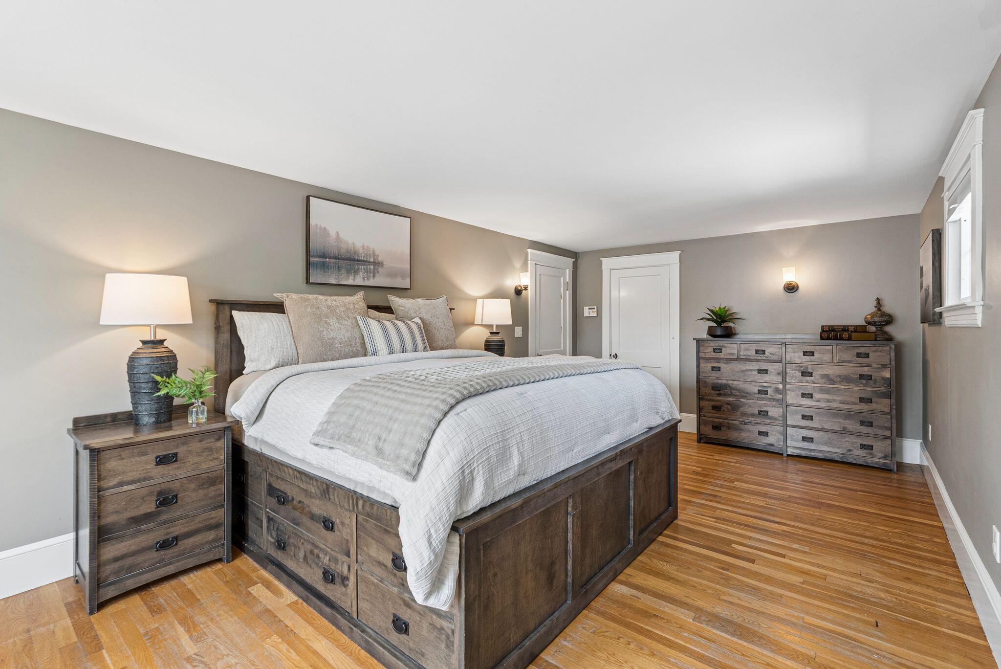 43 Pennsylvania Avenue, South Portland, ME 04106 Beautiful hardwood flooring continues throughout.