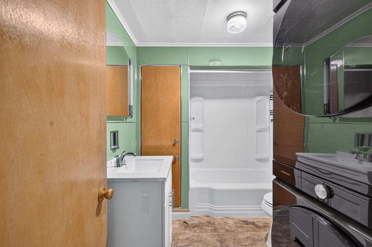 7 Bateman Street, Sanford, ME 04073 3G0A0297