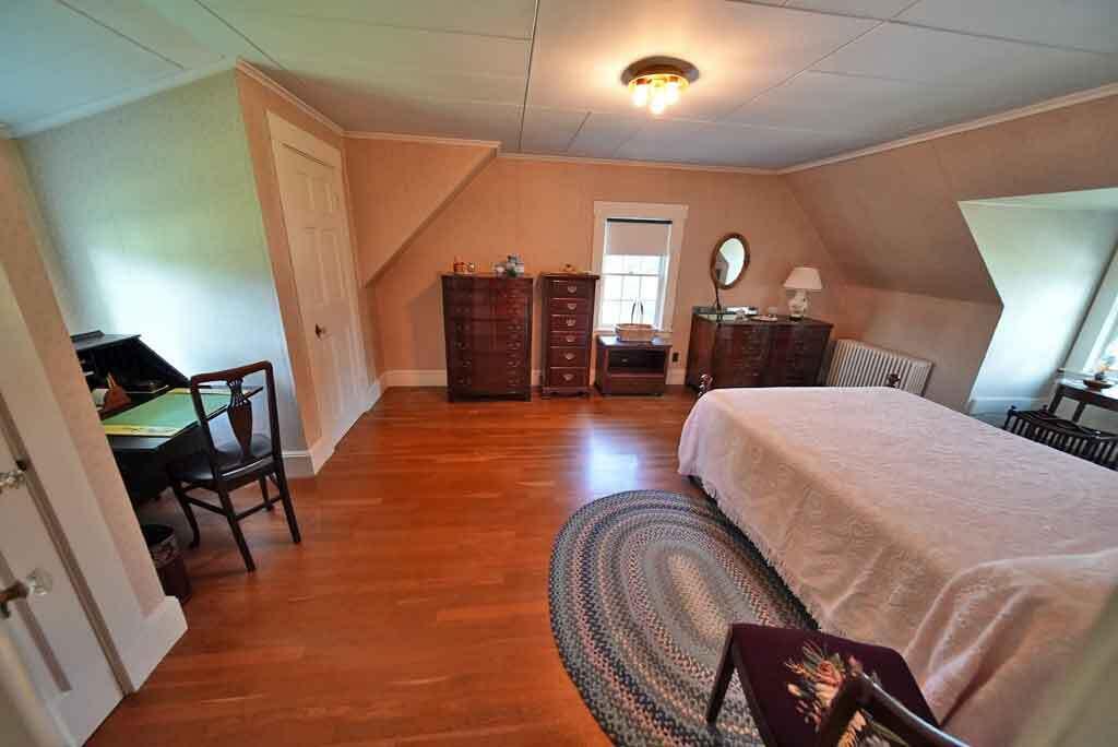 33 Pleasant Street, Houlton, ME, 04730
