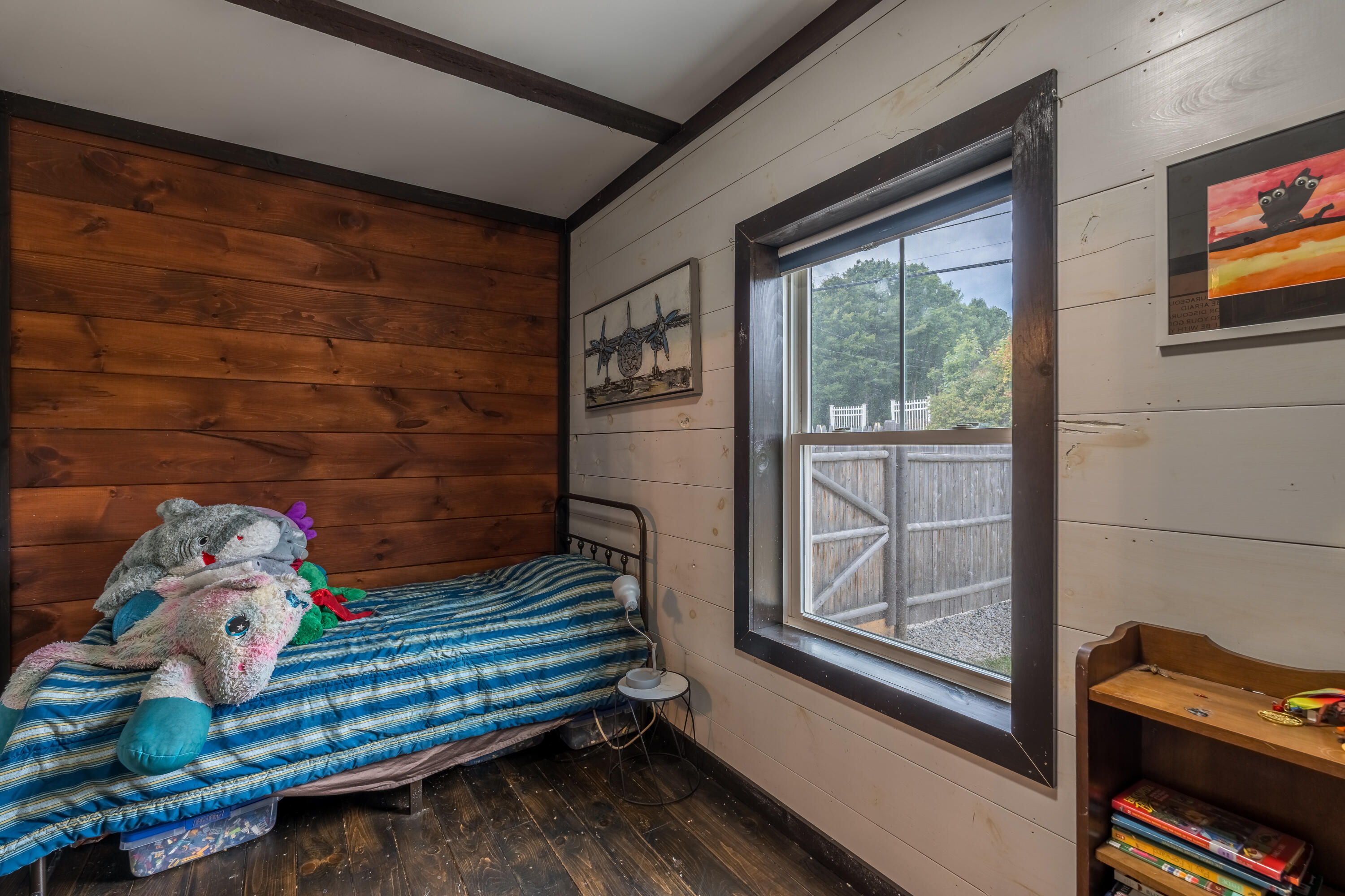 42 East Oxford Road, Paris, ME, 04281