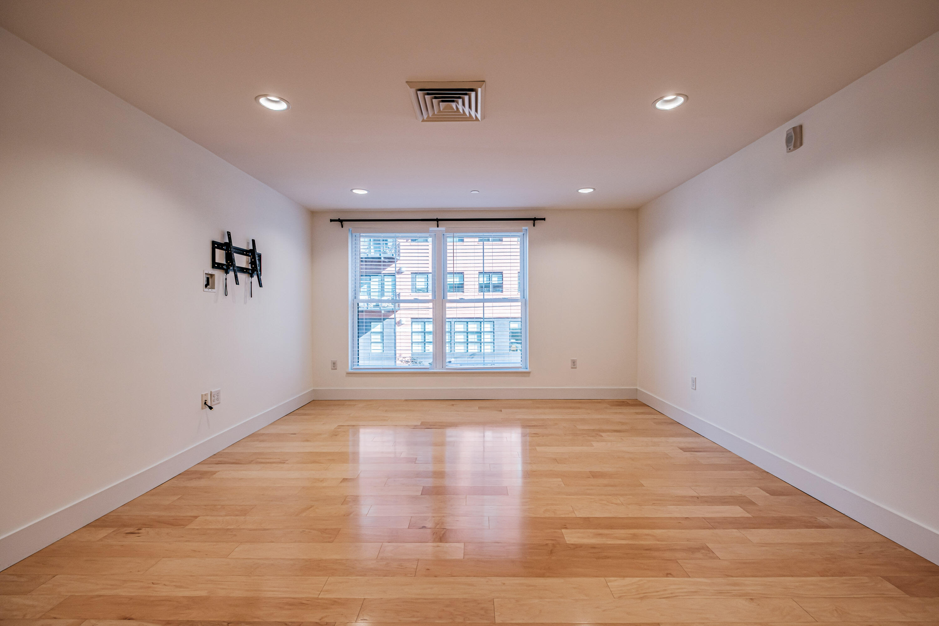 25 High Street UNIT 214, Portland, ME, 04101