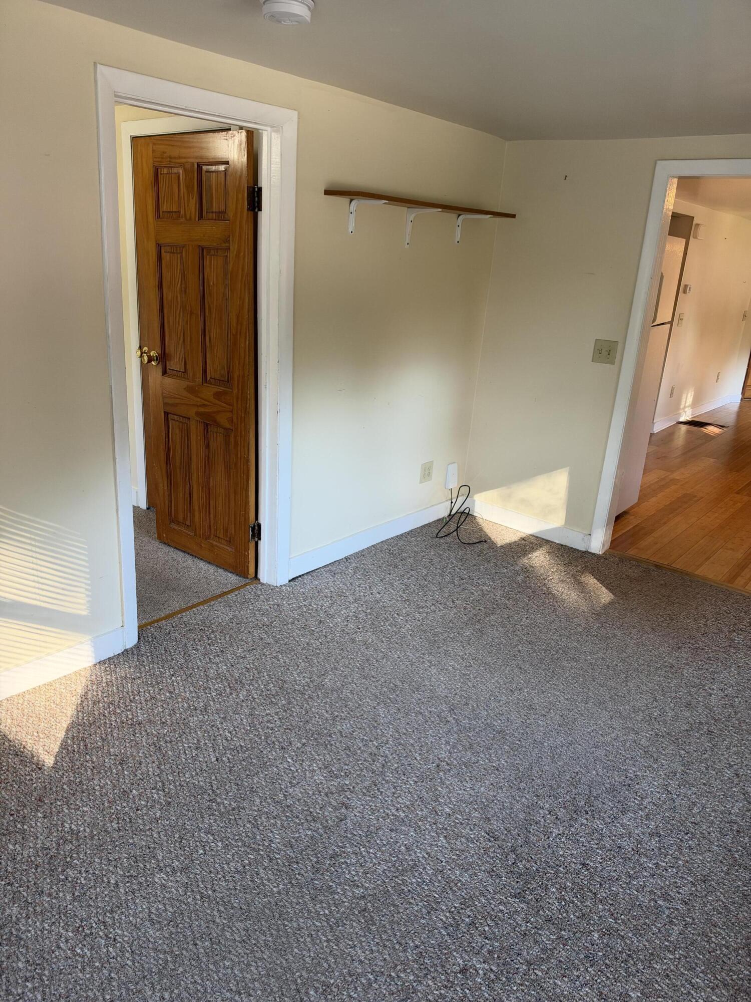 160 W Pleasant Street