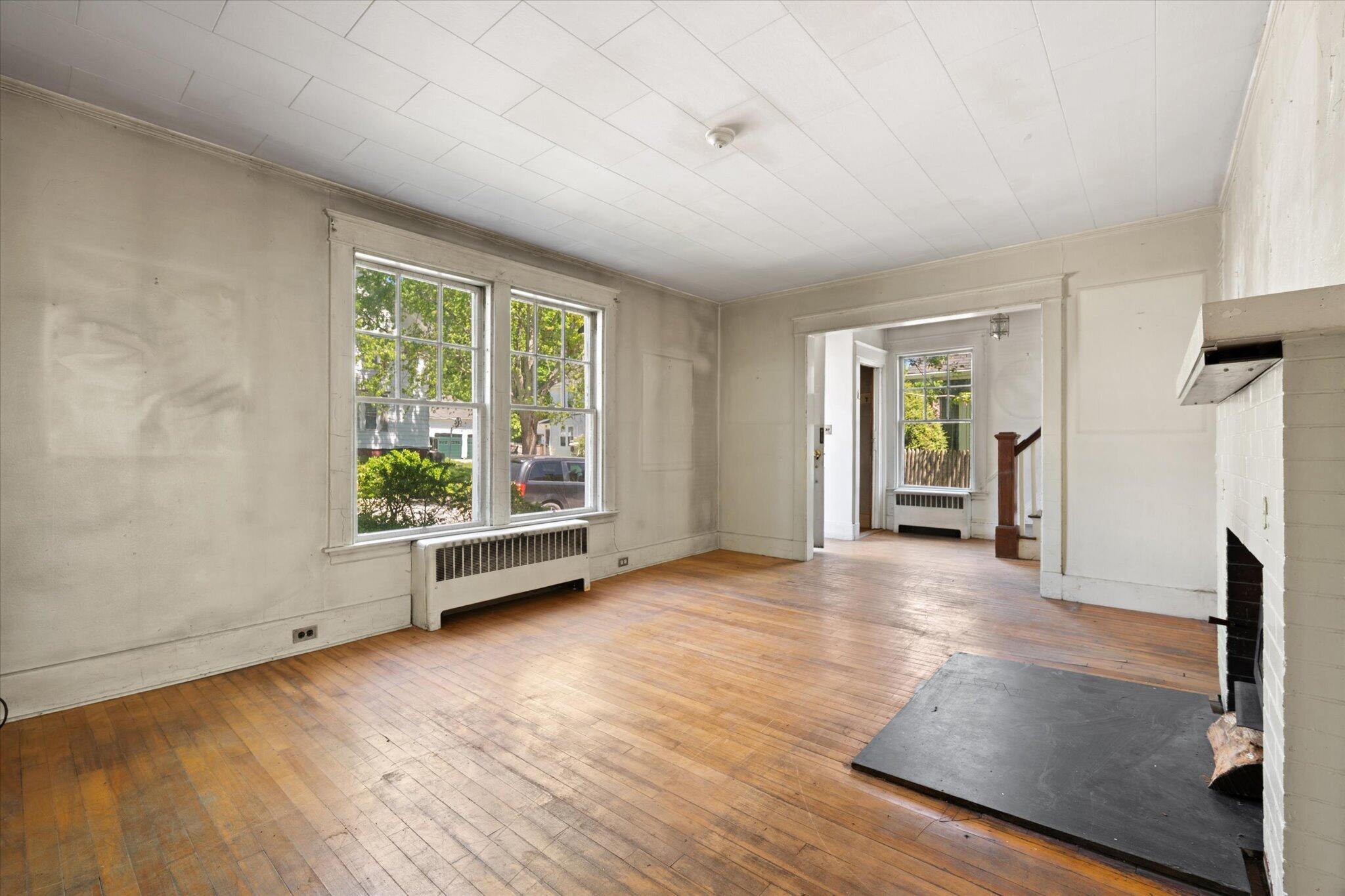 07-Living Room