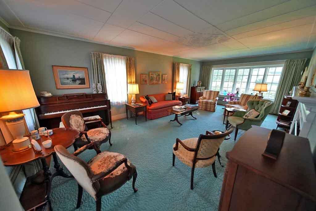 33 Pleasant Street, Houlton, ME, 04730