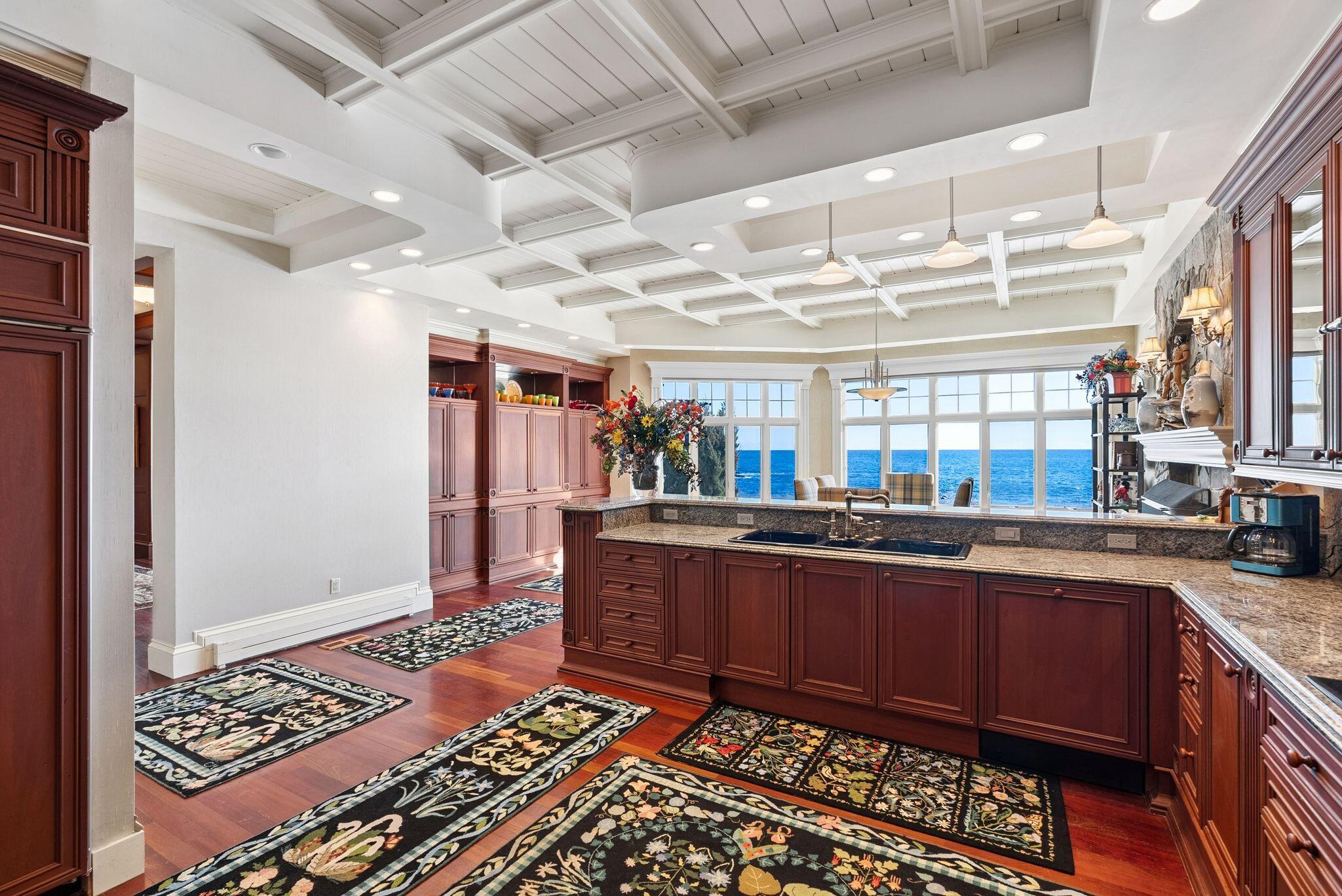 17 Seaview Avenue, Kennebunkport, ME, 04046