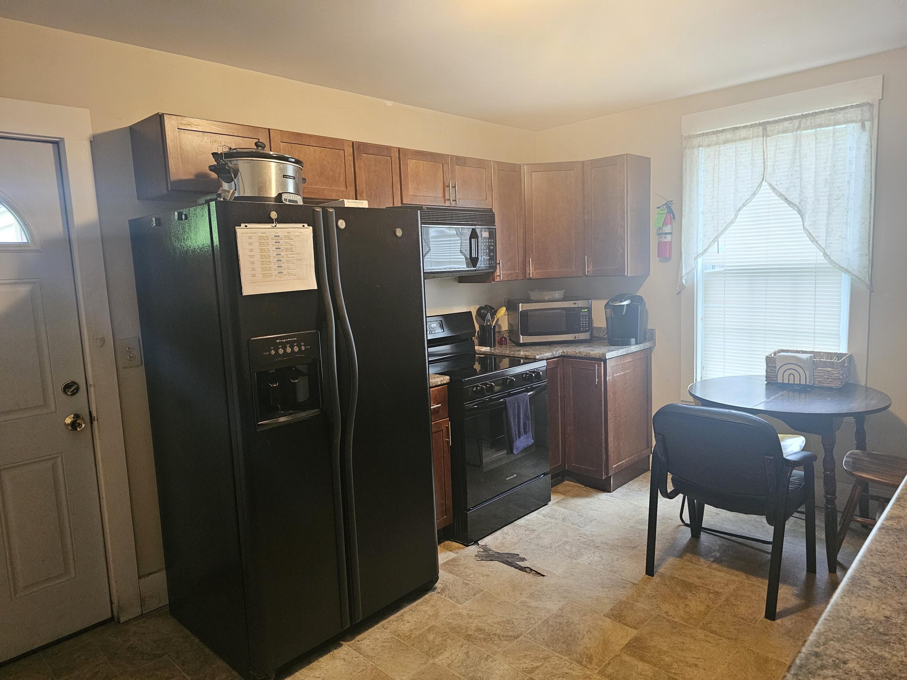 101 Elm Street, Lewiston, ME 04240 Kitchen