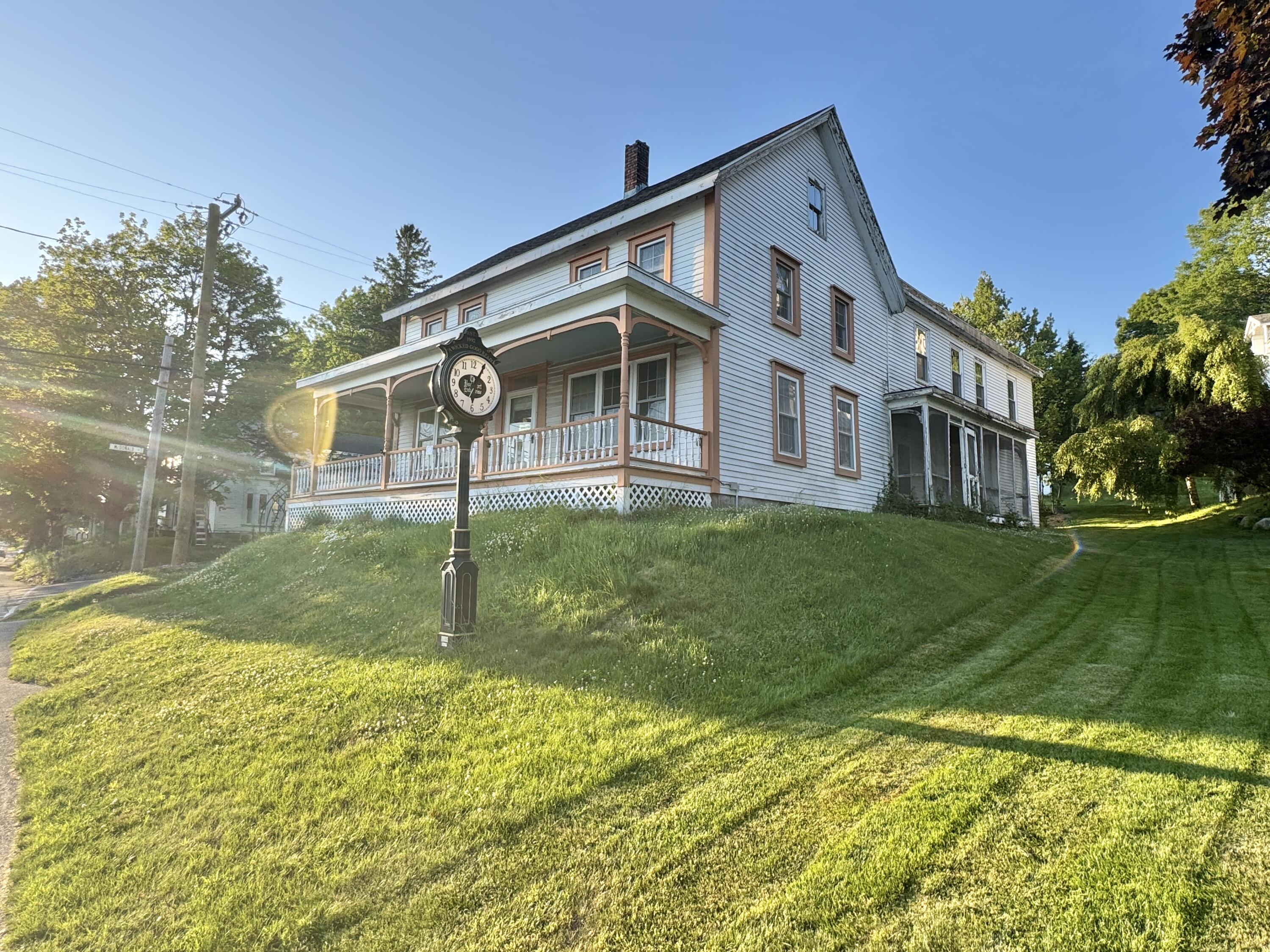 105 Main Street, Bucksport, ME, 04416