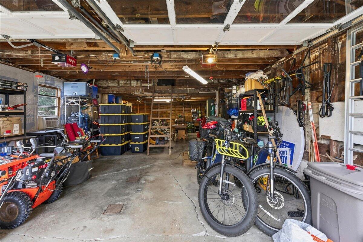 15 Commercial Street, Winterport, ME 04496 Plenty of storage