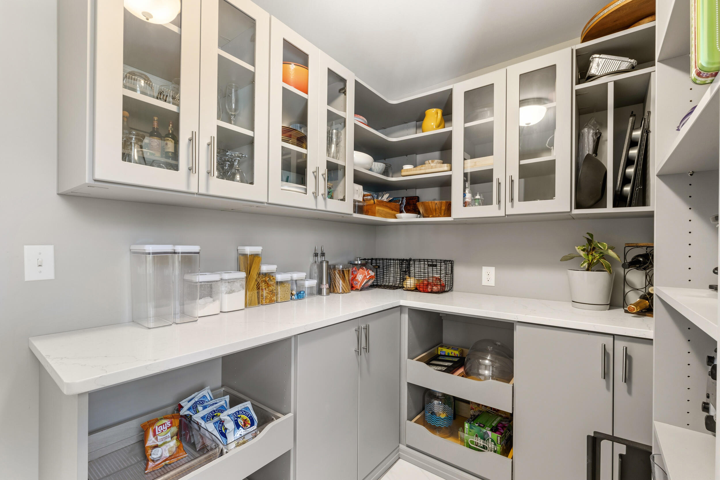 7 ROMAN WOODS Way, Gray, ME, 04039