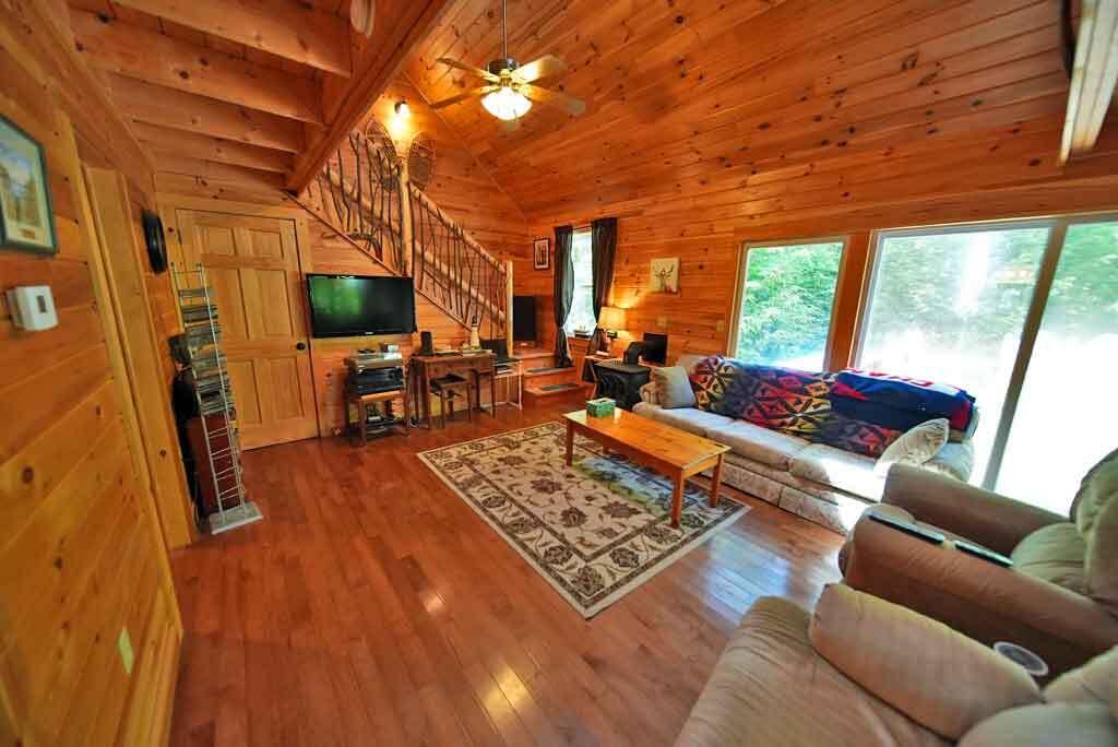 cabin-mini-house-maine-lake