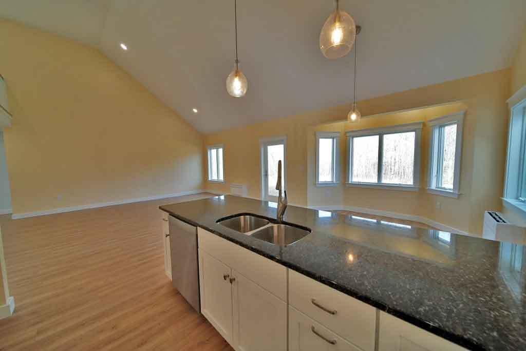 15 Lilac Lane, Houlton, ME, 04730