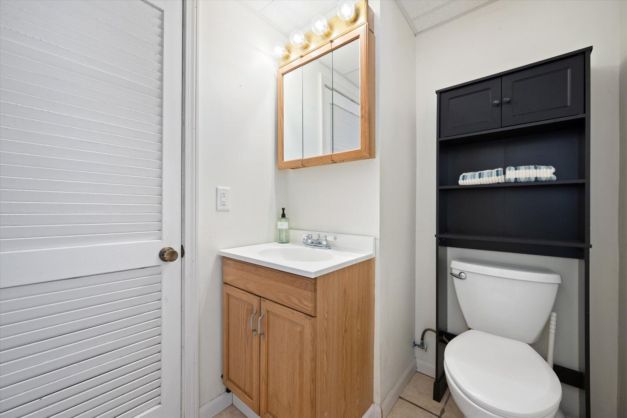 32 Charles Drive, Holden, ME, 04429