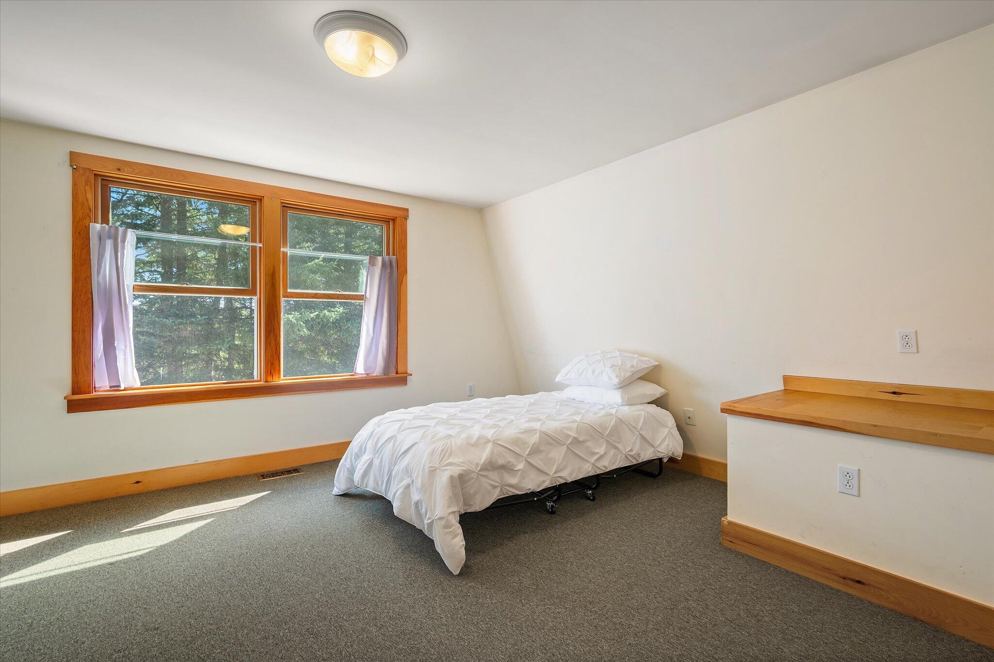 10 Maslow Square UNIT 10, Blue Hill, ME, 04614