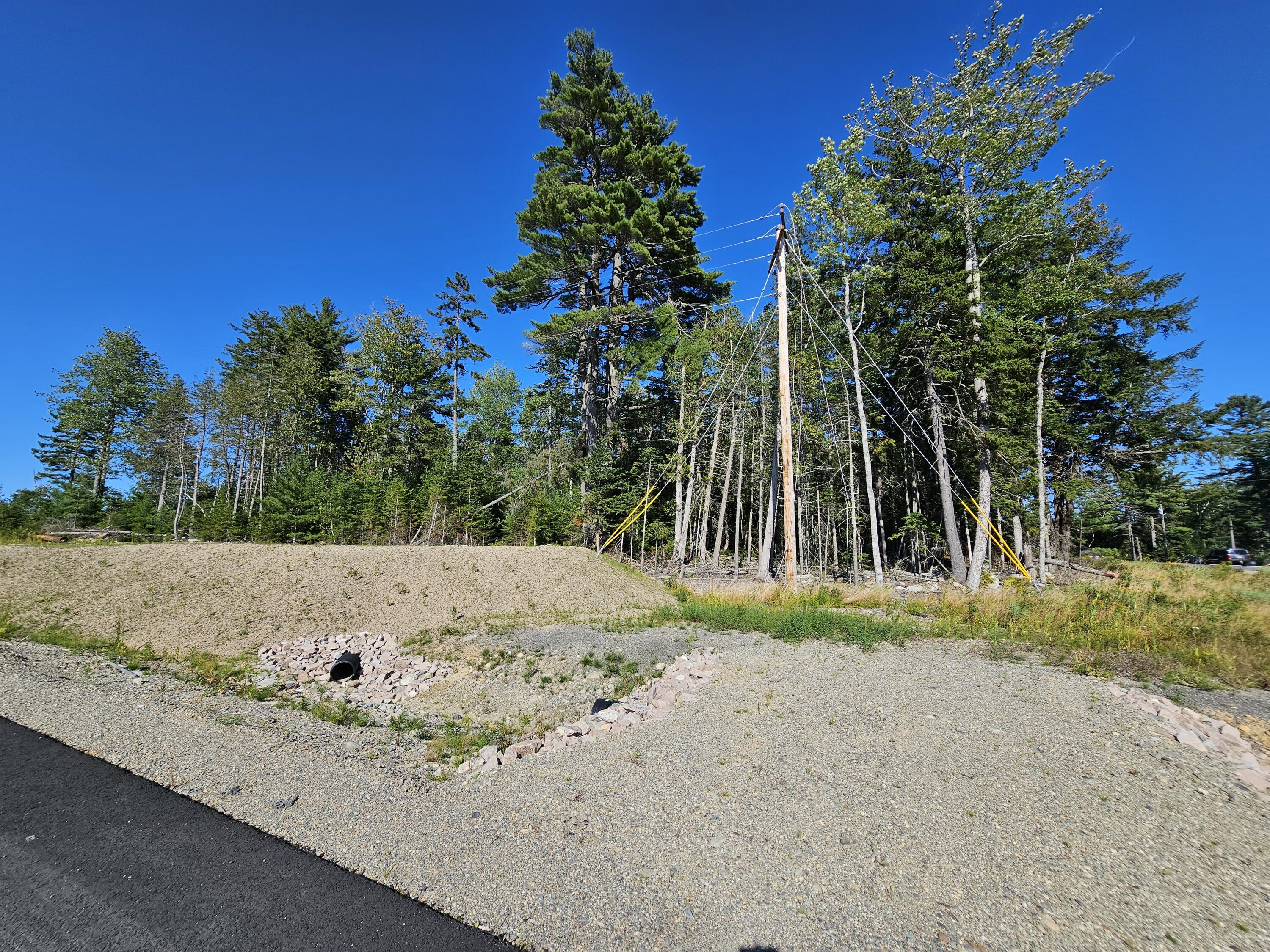 576 US Hwy 1, Hancock, ME, 04640