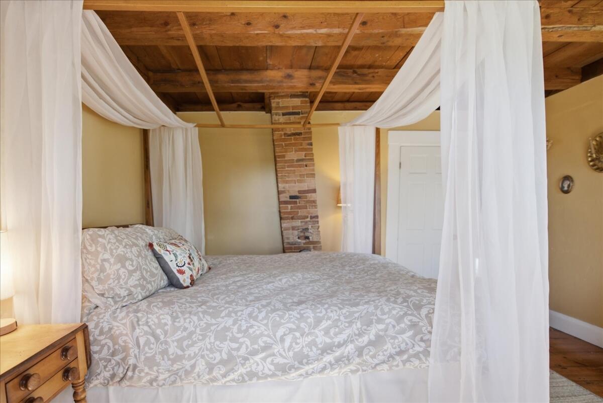 First floor bedroom with Witches bend in chimney