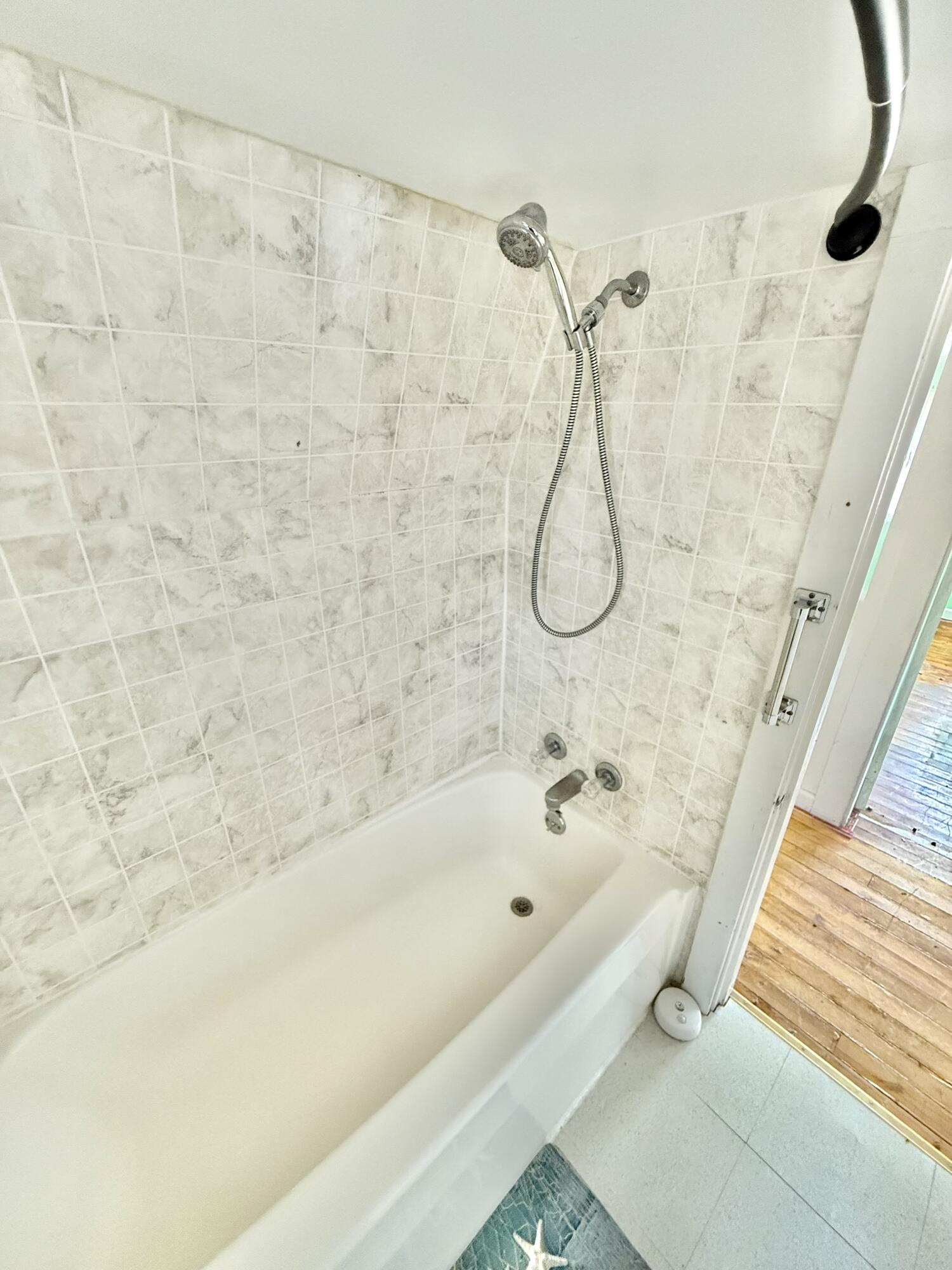 31 Delmont Street, Presque Isle, ME, 04769