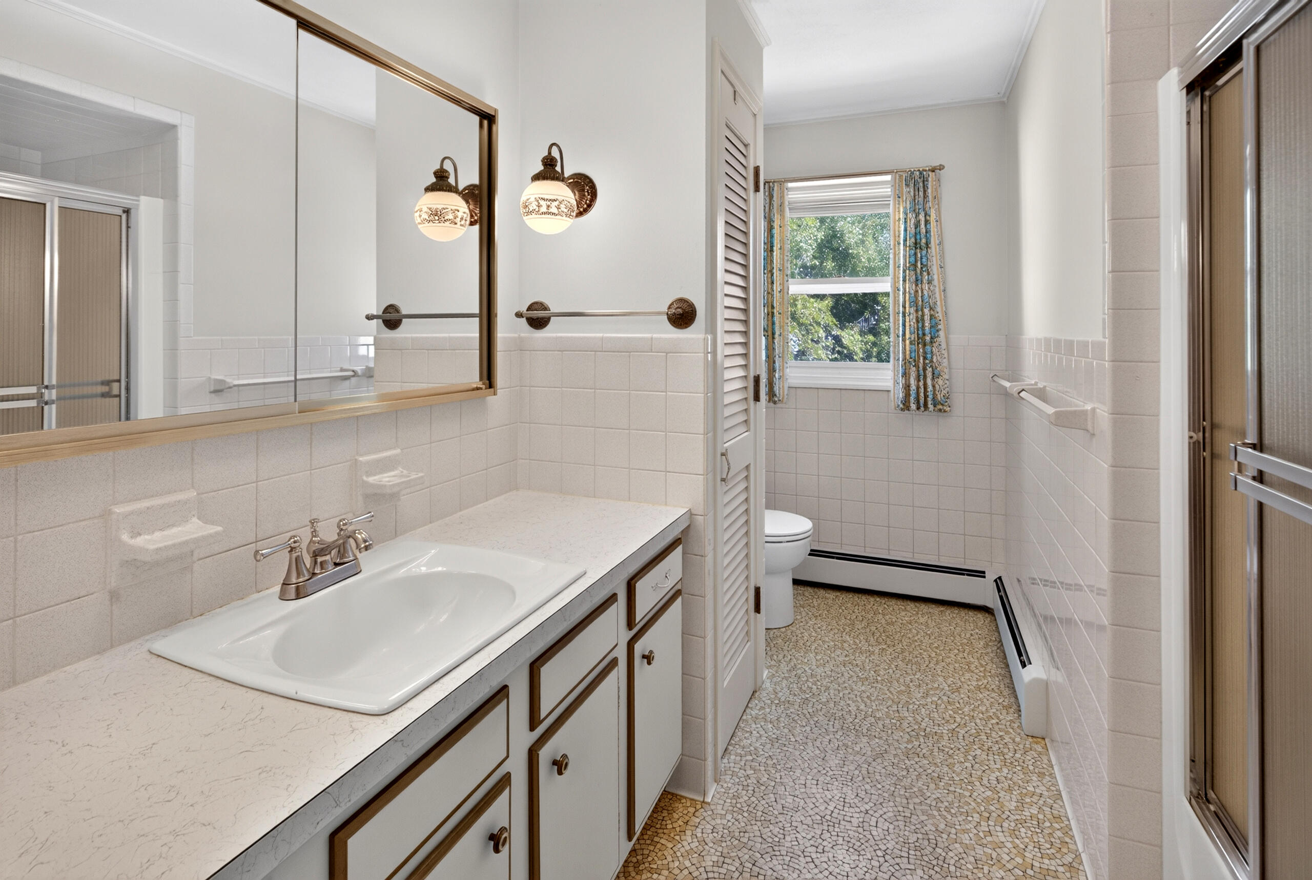 12 Mountain View Drive, Hampden, ME 04444 Full bath up