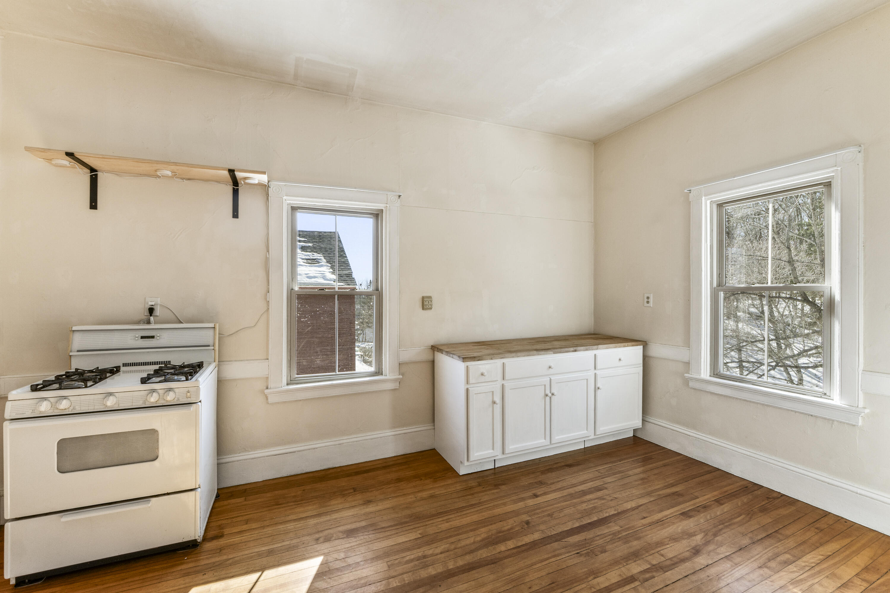 38 Main Street, Topsham, ME, 04086