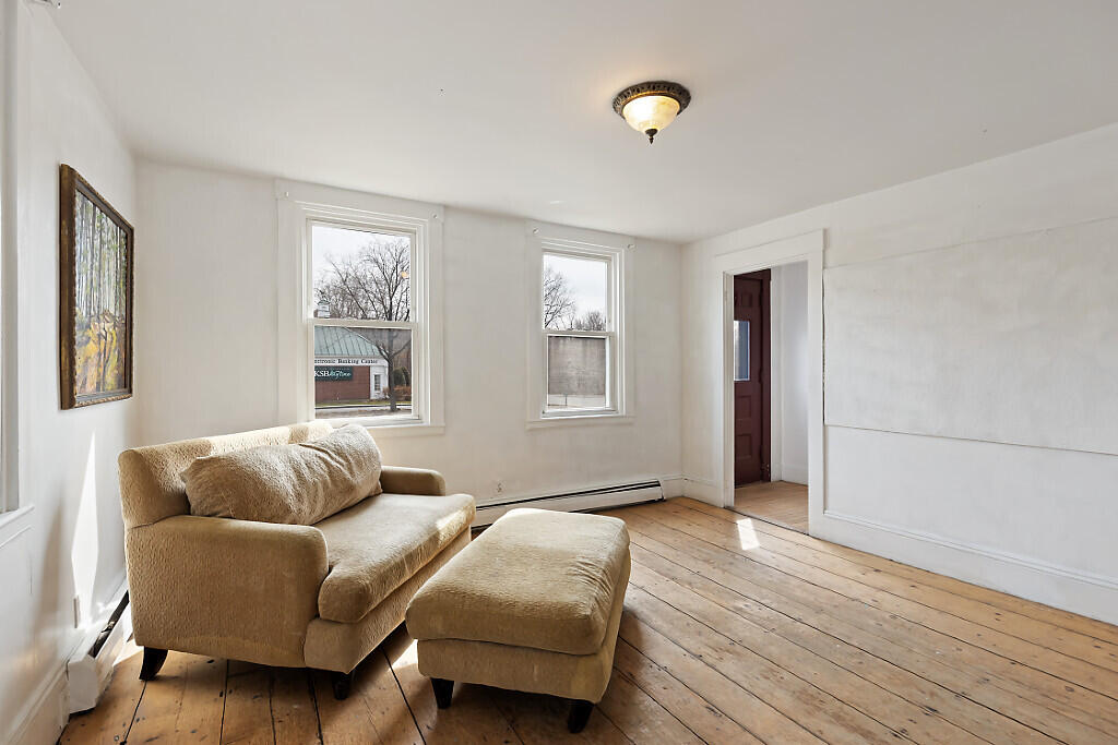 903 Western Avenue, Manchester, ME, 04351