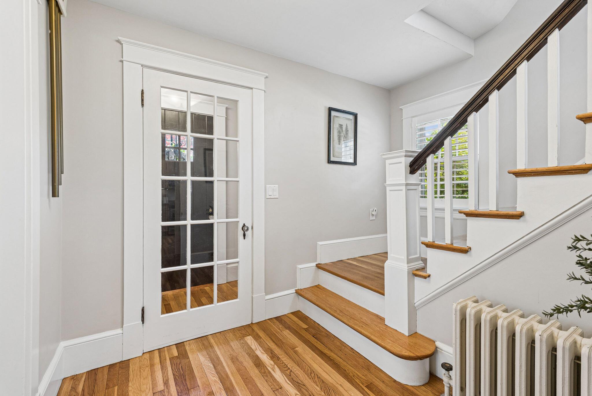 43 Pennsylvania Avenue, South Portland, ME 04106 Front entryway