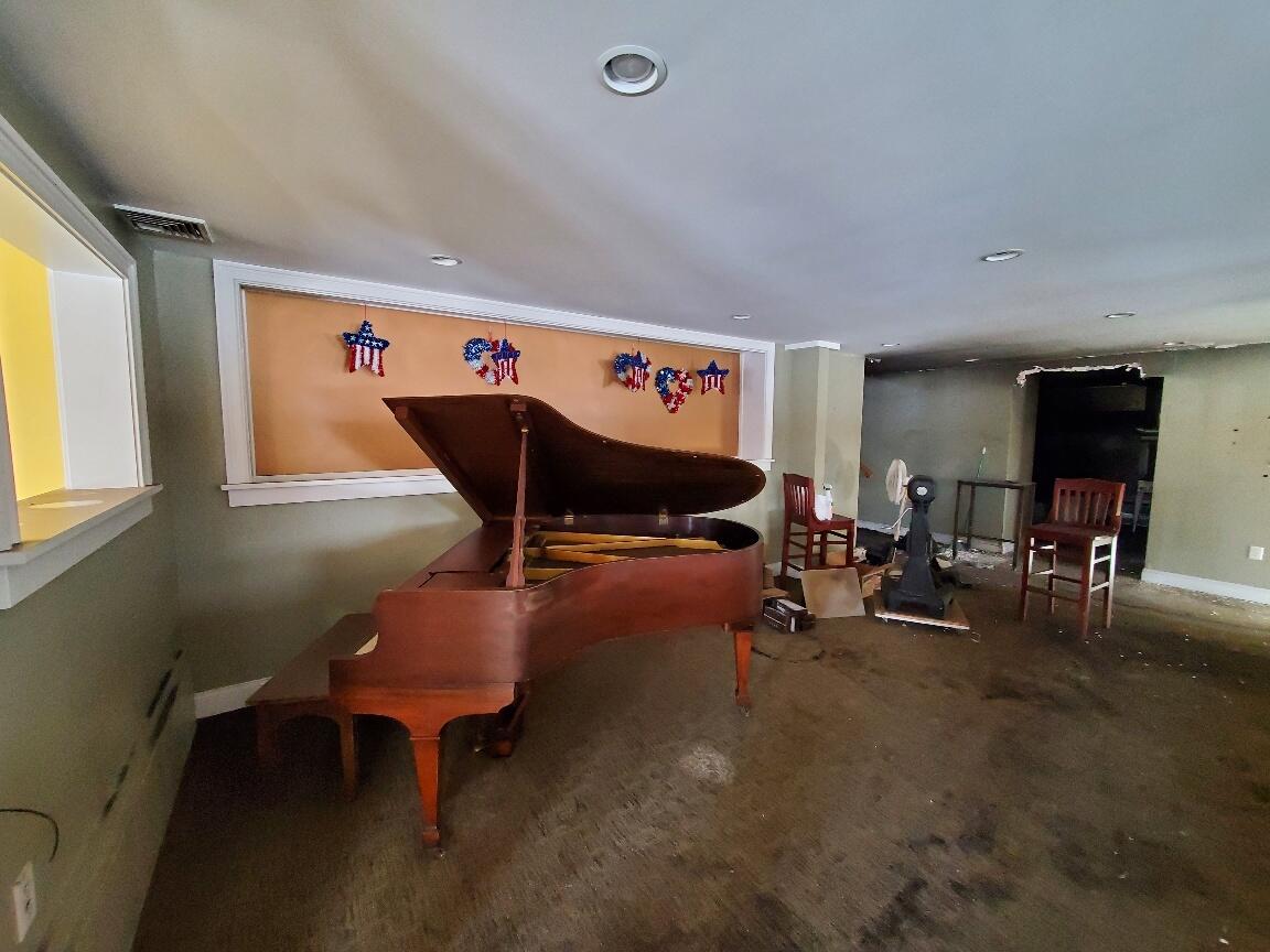 999 Main Road, Eddington, ME, 04428