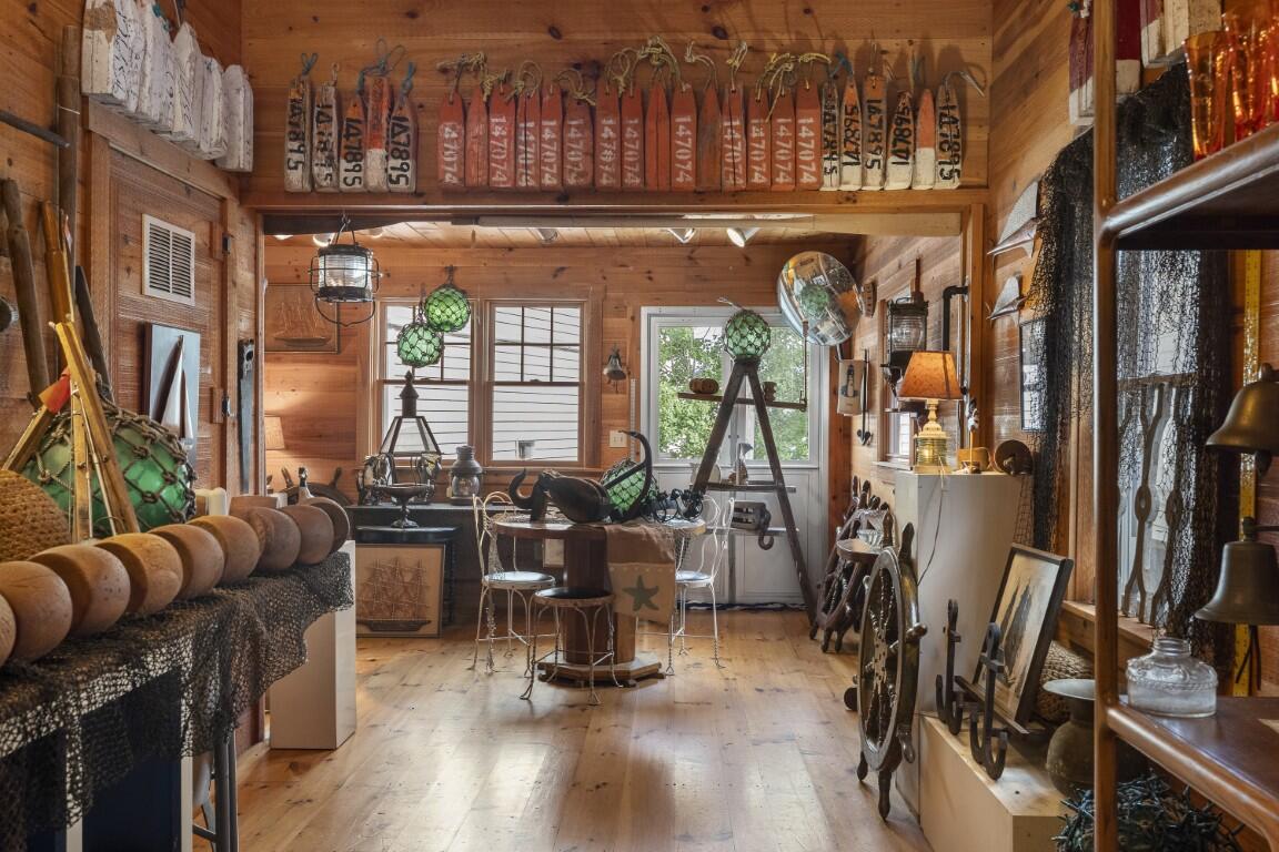 10 Mckown Street, Boothbay Harbor, ME, 04538