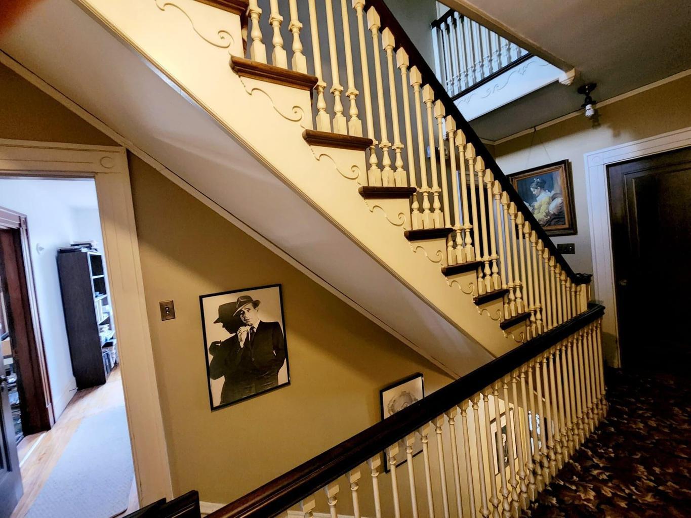2nd floor hall