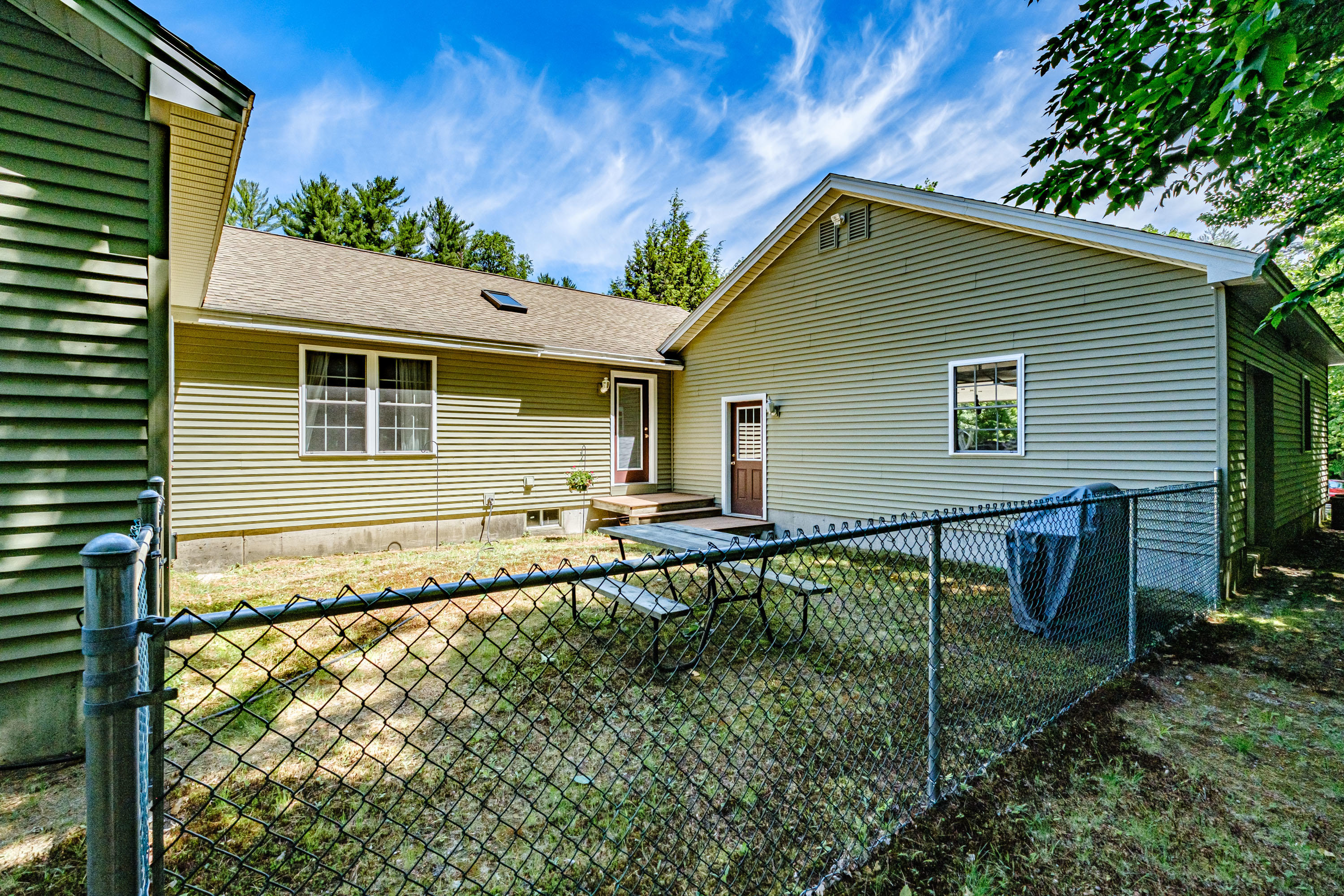 30 Kevin Heights, Paris, ME, 04281-1304