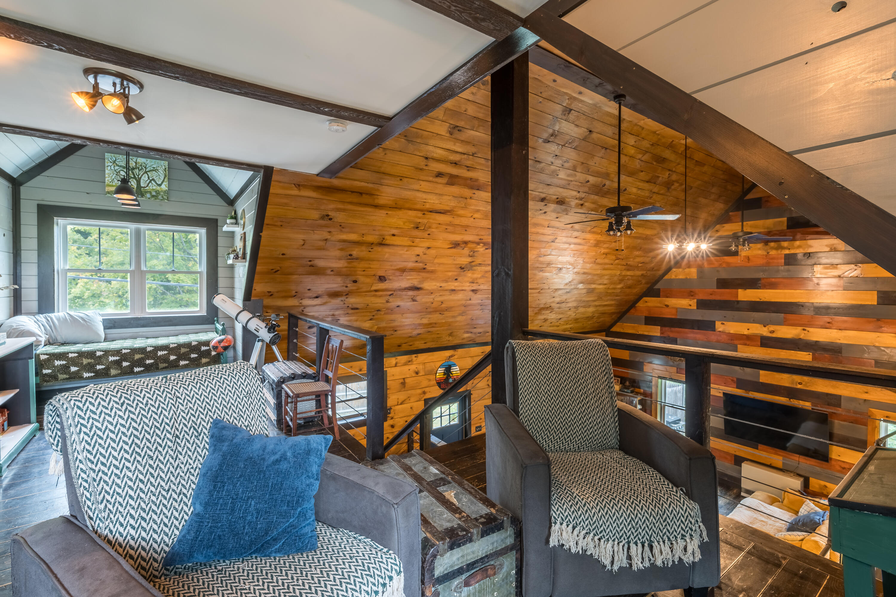 42 East Oxford Road, Paris, ME, 04281