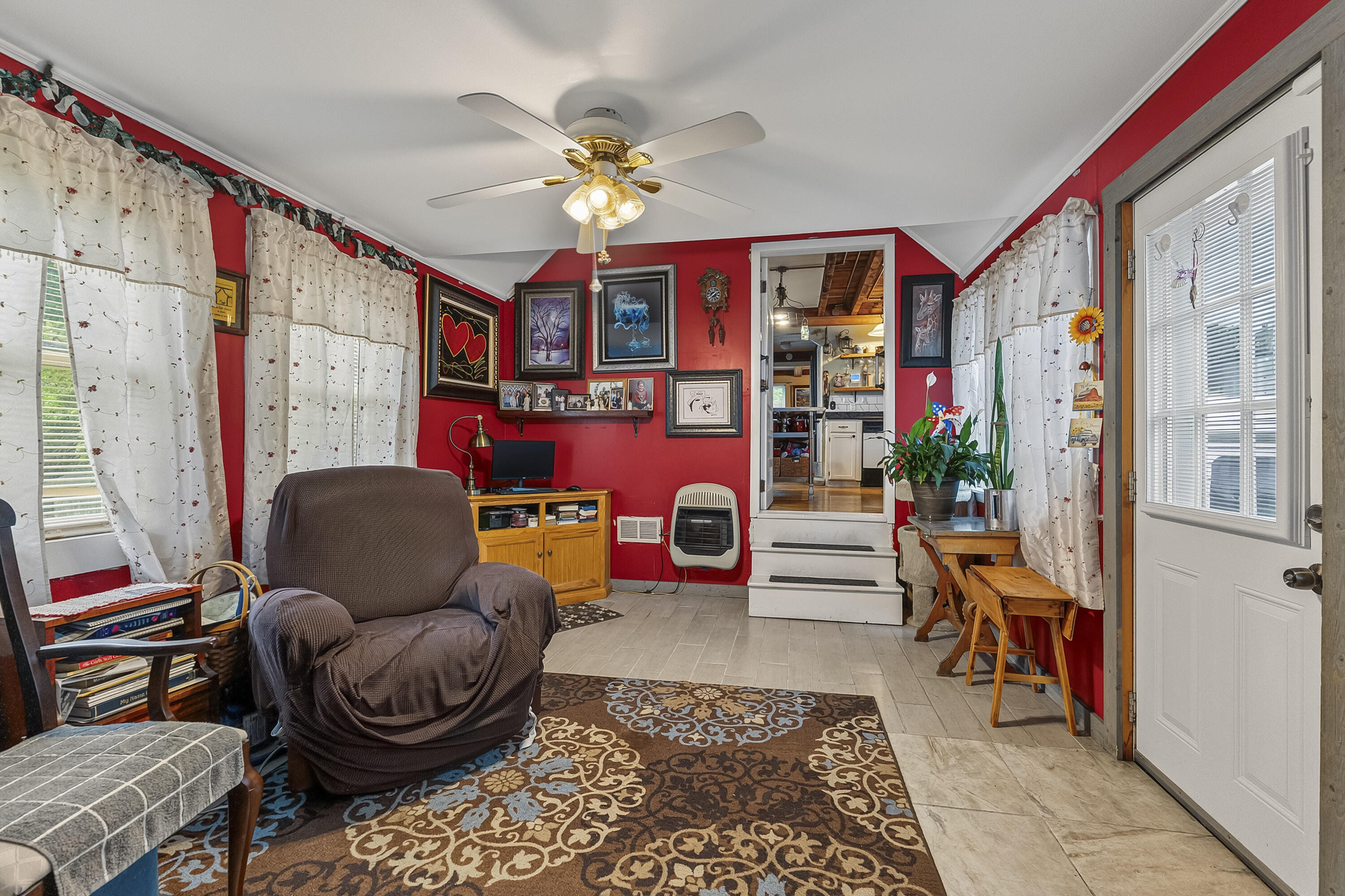 313 Portland Street, Berwick, ME 03901 Den