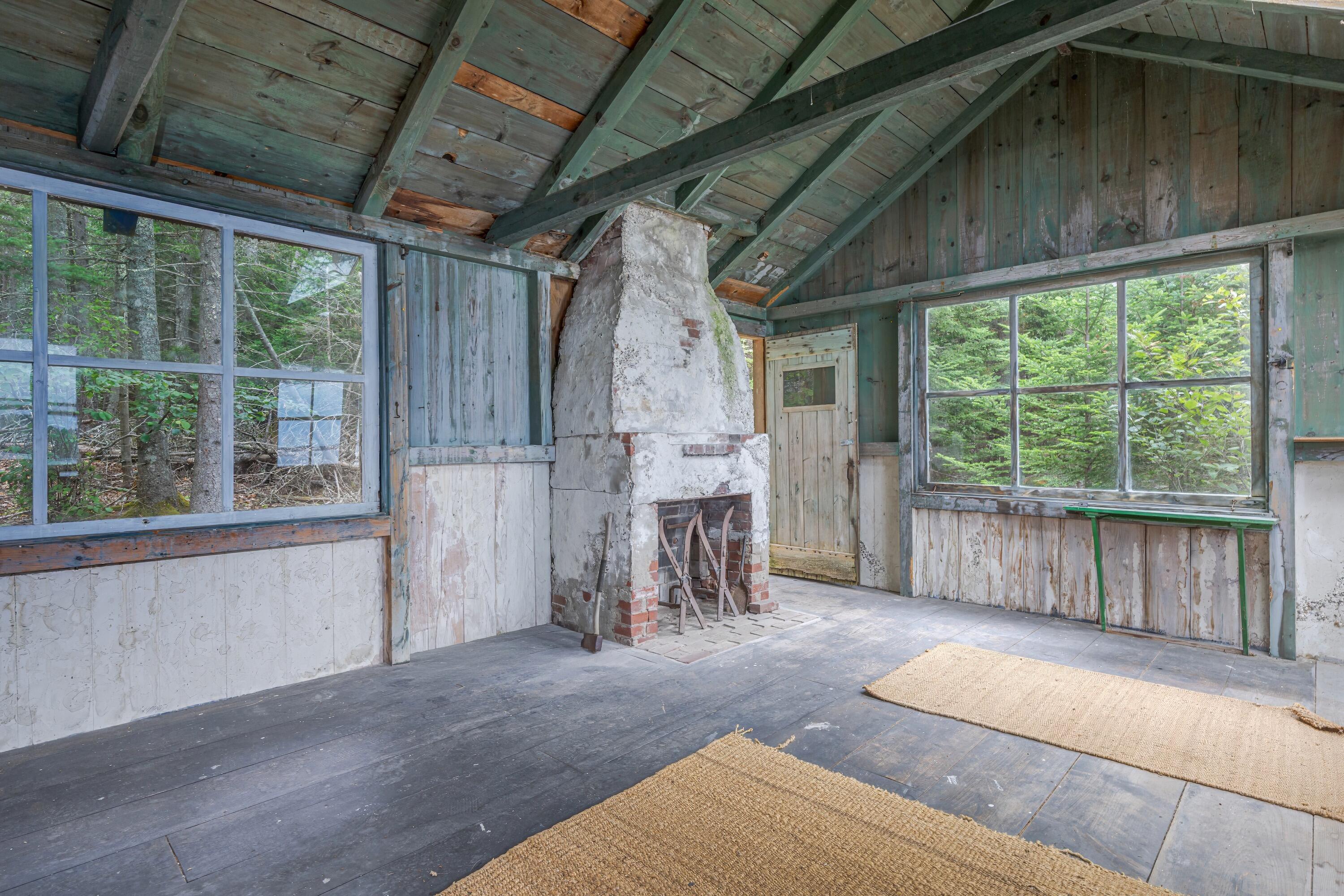 163 Back Road, Brooklin, ME 04616 Studio