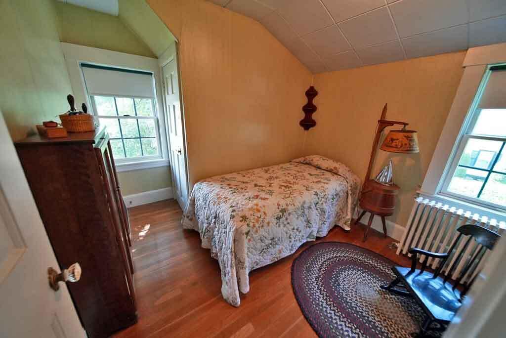 33 Pleasant Street, Houlton, ME, 04730