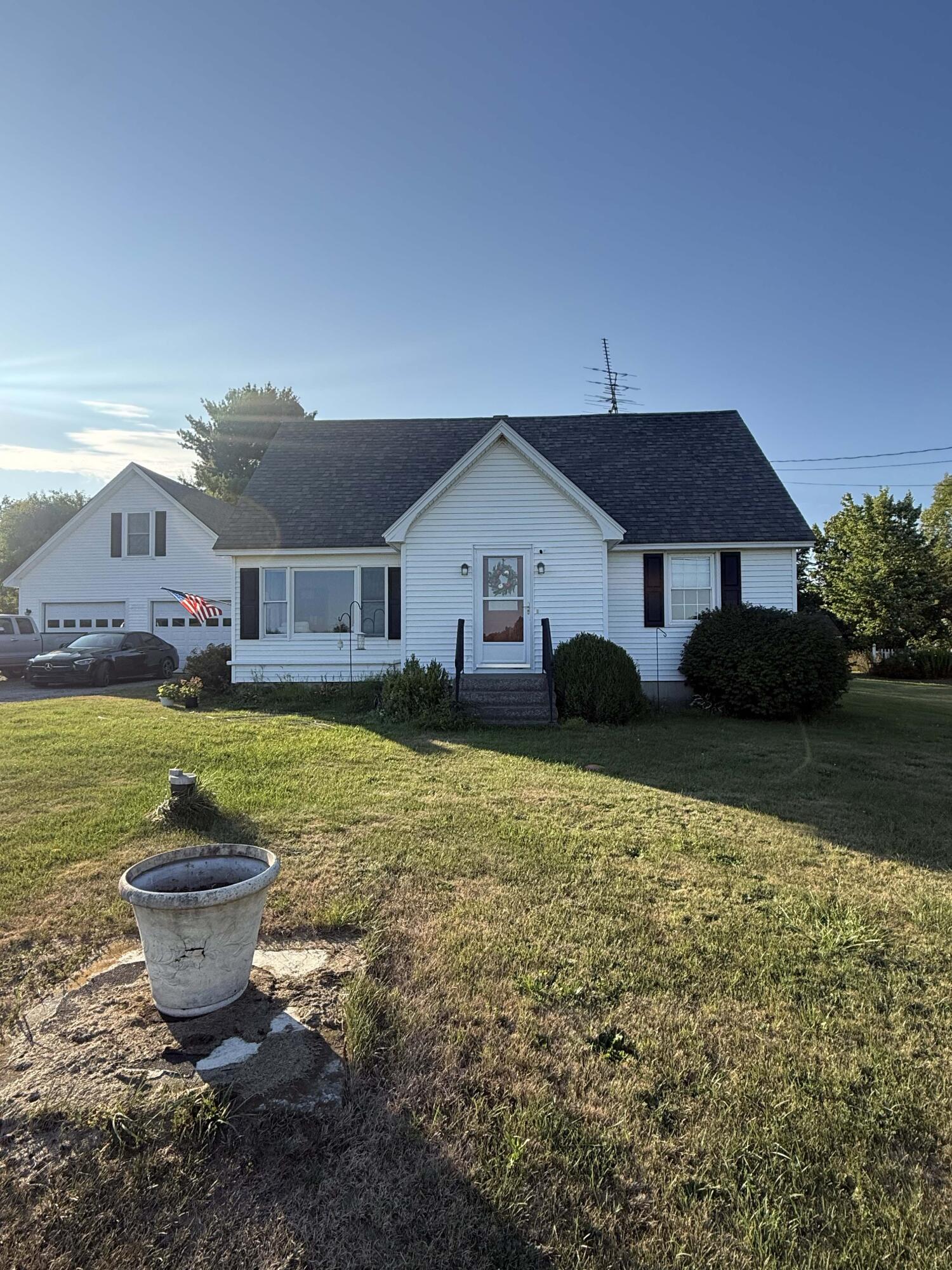 Photo of 121 Higginsville Road Kenduskeag ME 04450