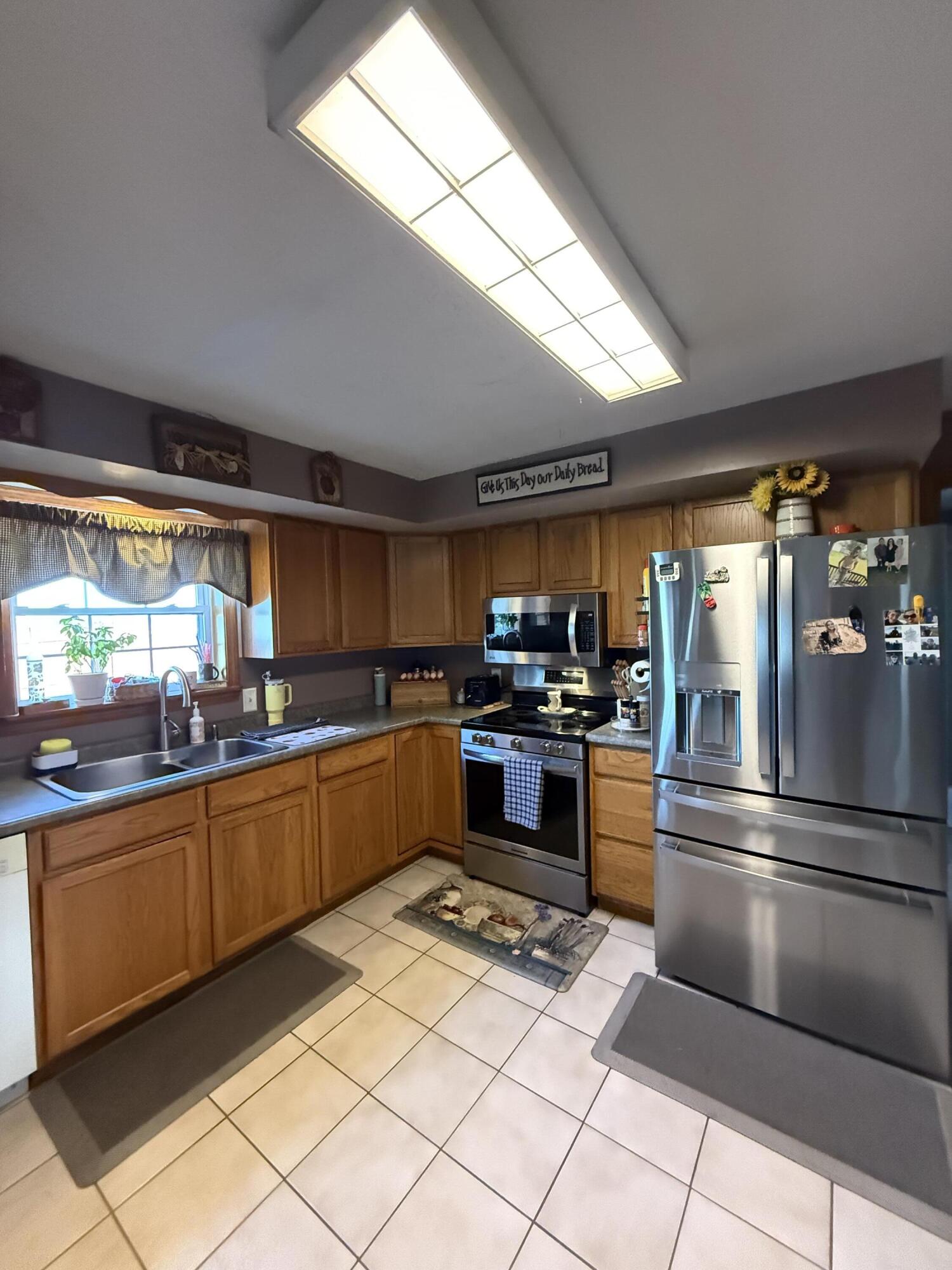 257 Pleasant View Ridge Road, China, ME, 04358