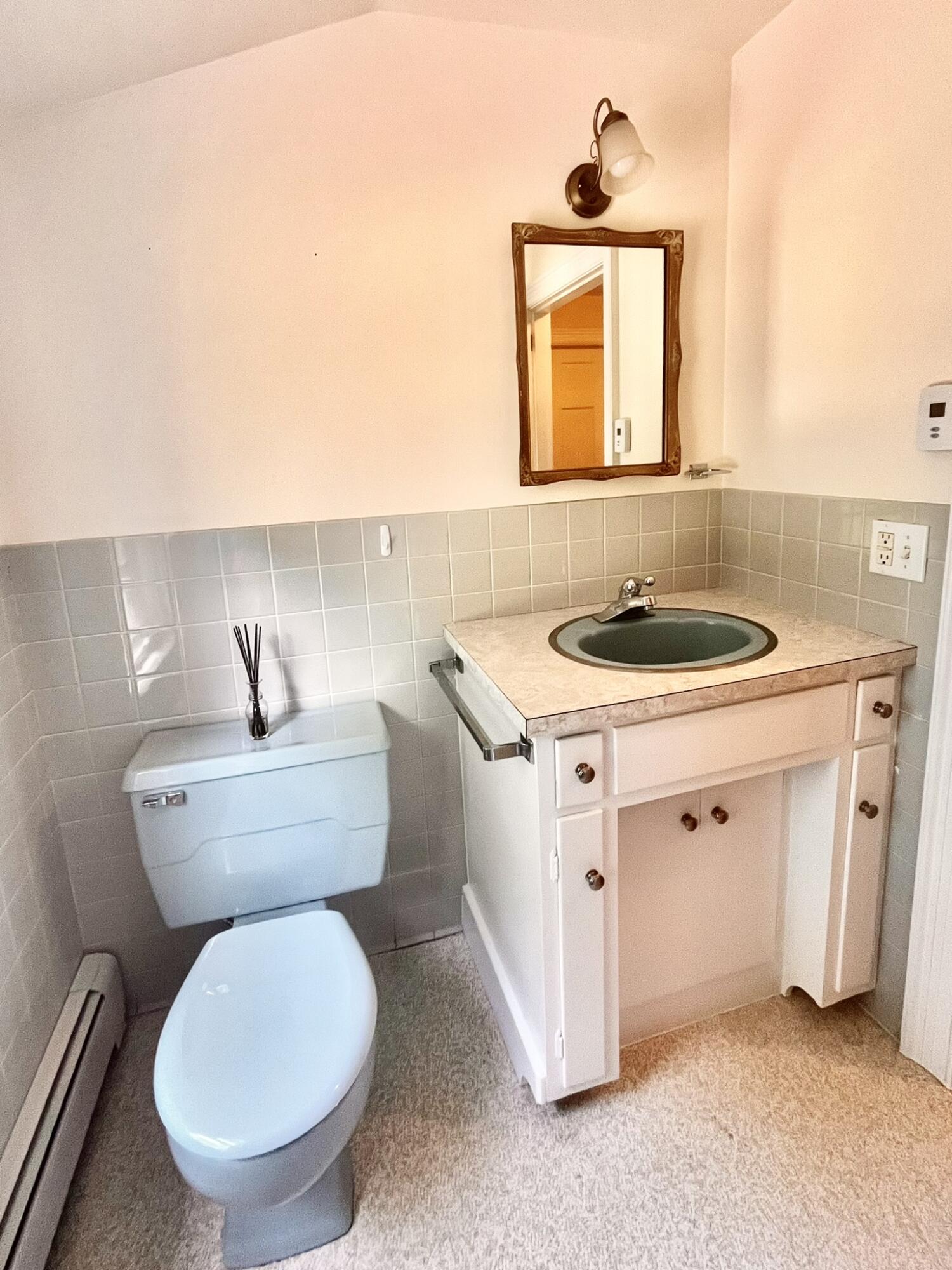 Second floor full bathroom.