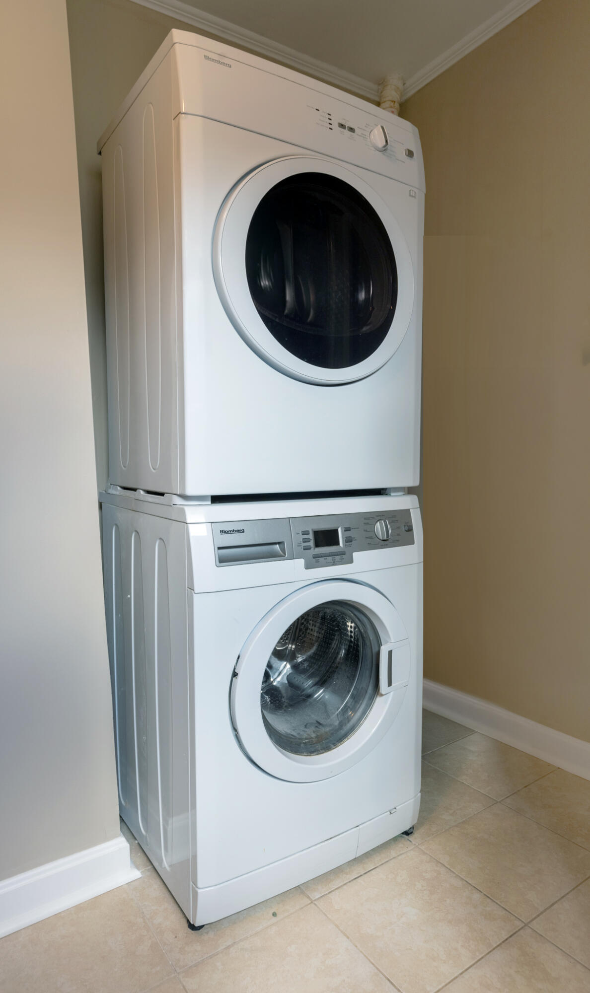 64 Penobscot Street, Orono, ME, 04473