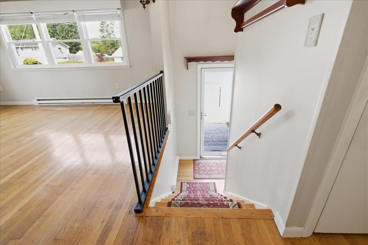 2 Quaker Road, Westbrook, ME 04092 44-DSC07454