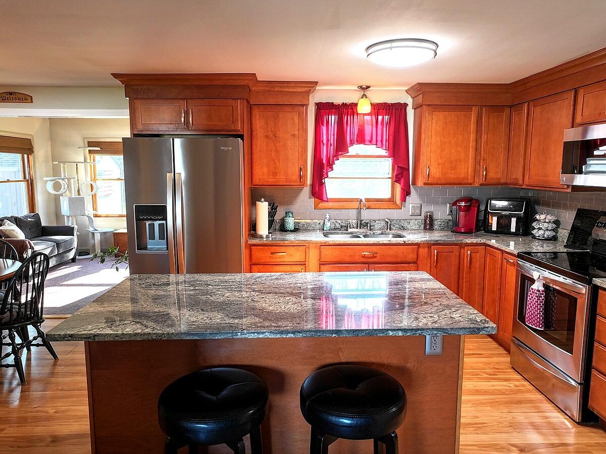 32 Lawn Avenue, Gorham, ME, 04038