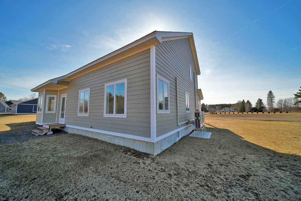 15 Lilac Lane, Houlton, ME, 04730