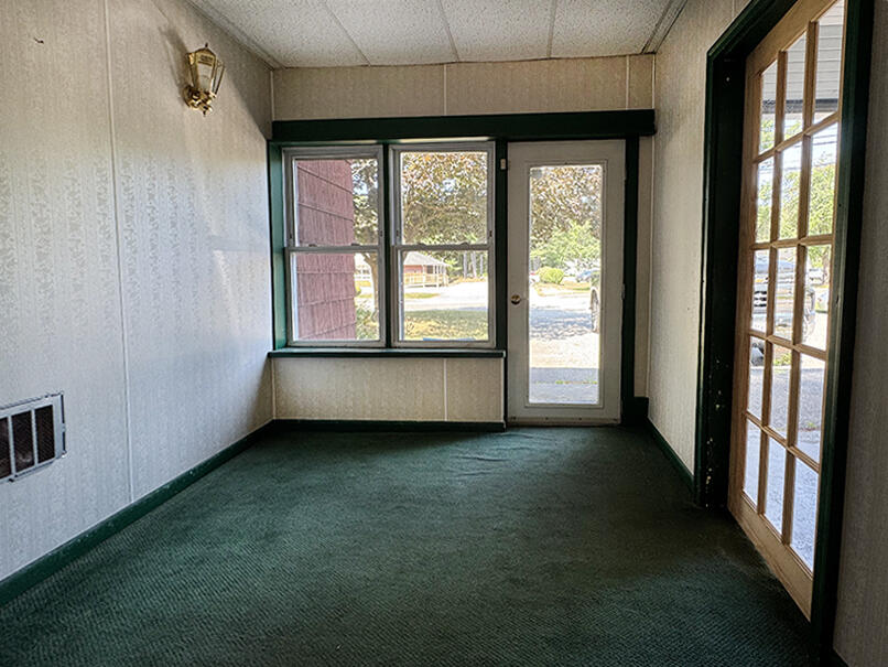 SIDE ENTRYWAY-2