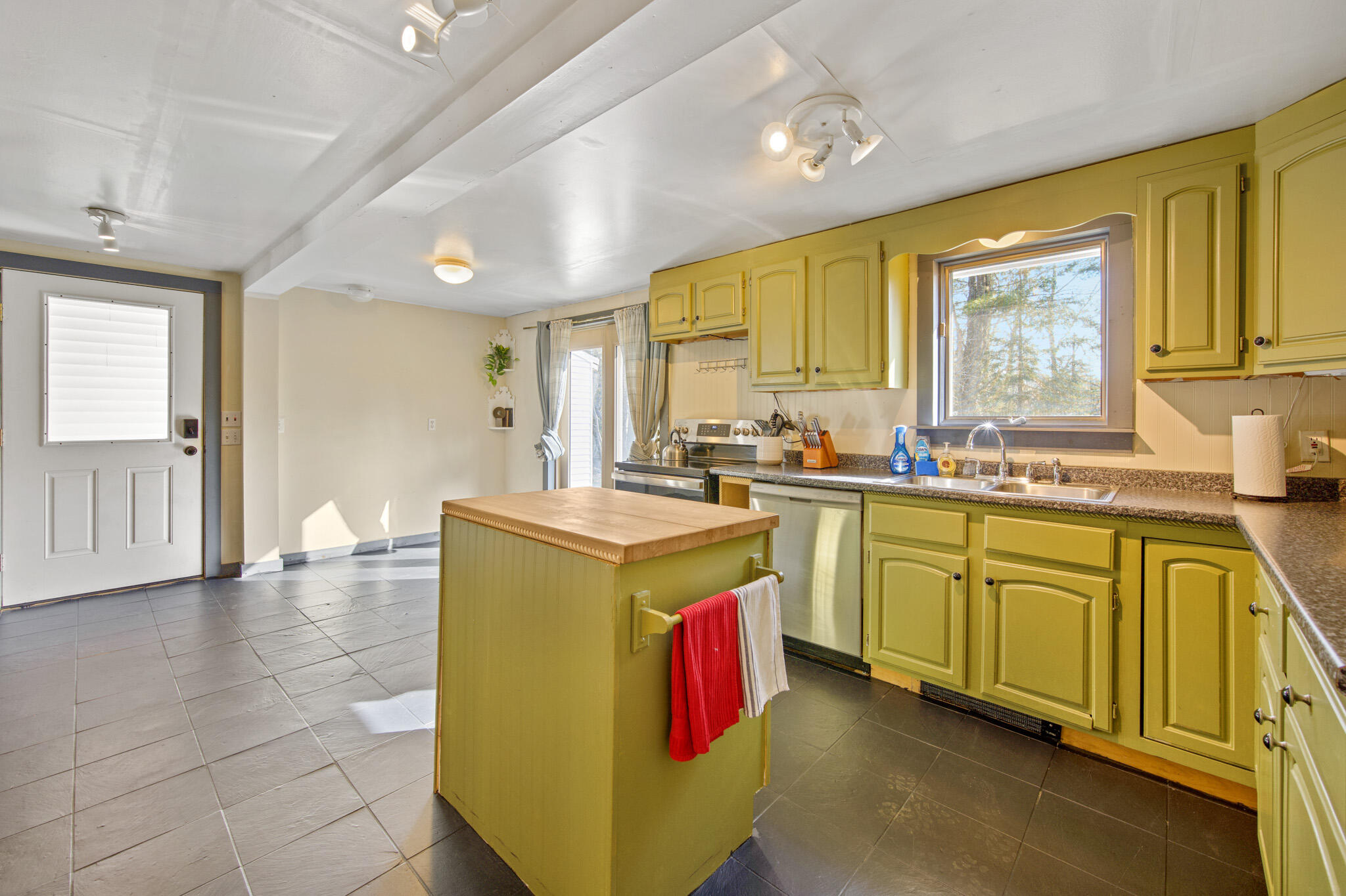 81 Old Route One, Hancock, ME, 04640