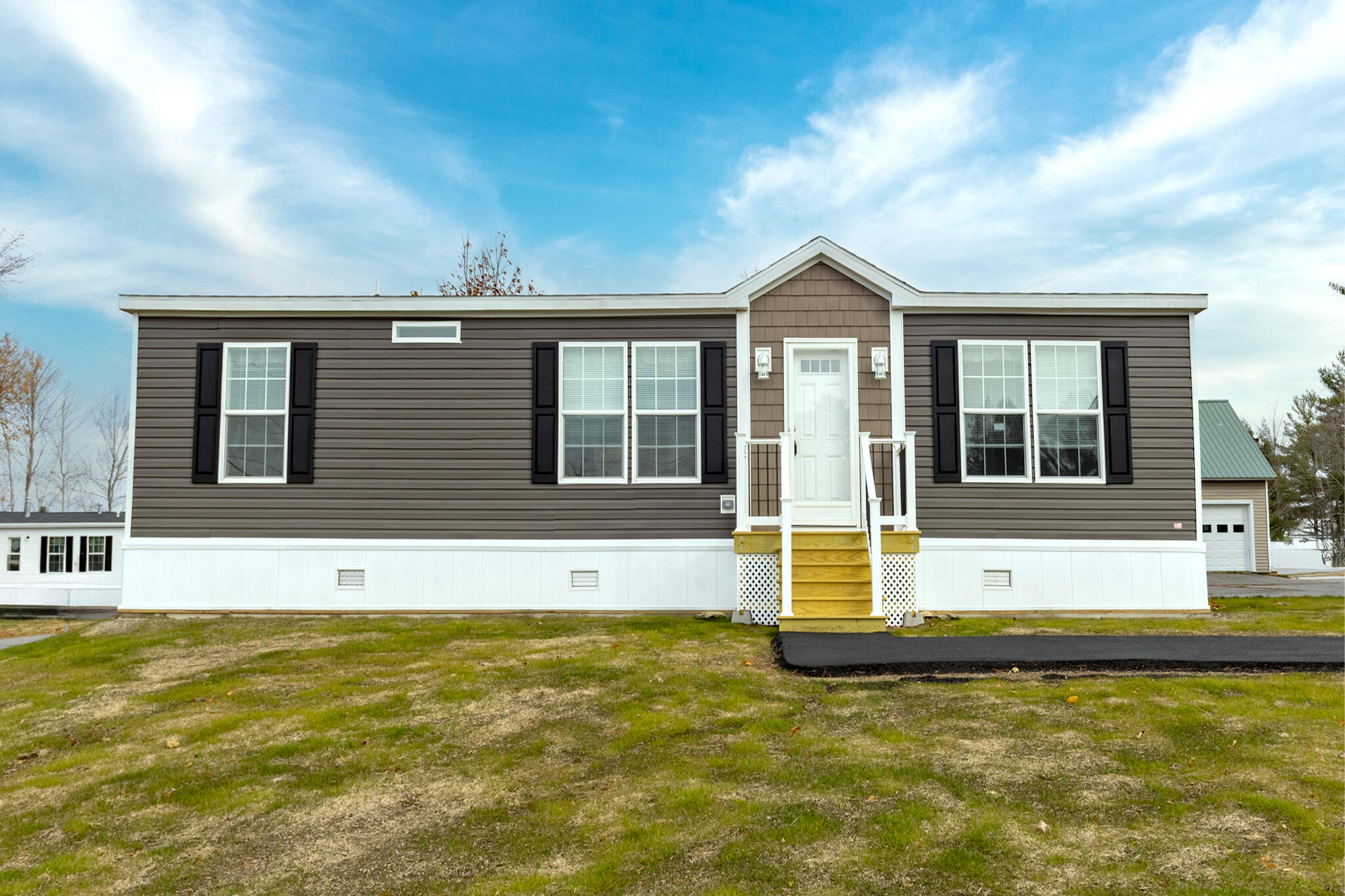 30 Main Road, Holden, ME, 04429