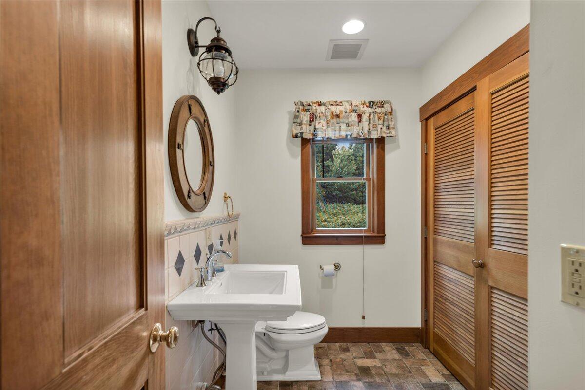 70 Ledgewood Lane, Blue Hill, ME, 04614