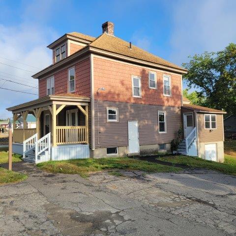 49 W Broadway, Lincoln, ME, 04457