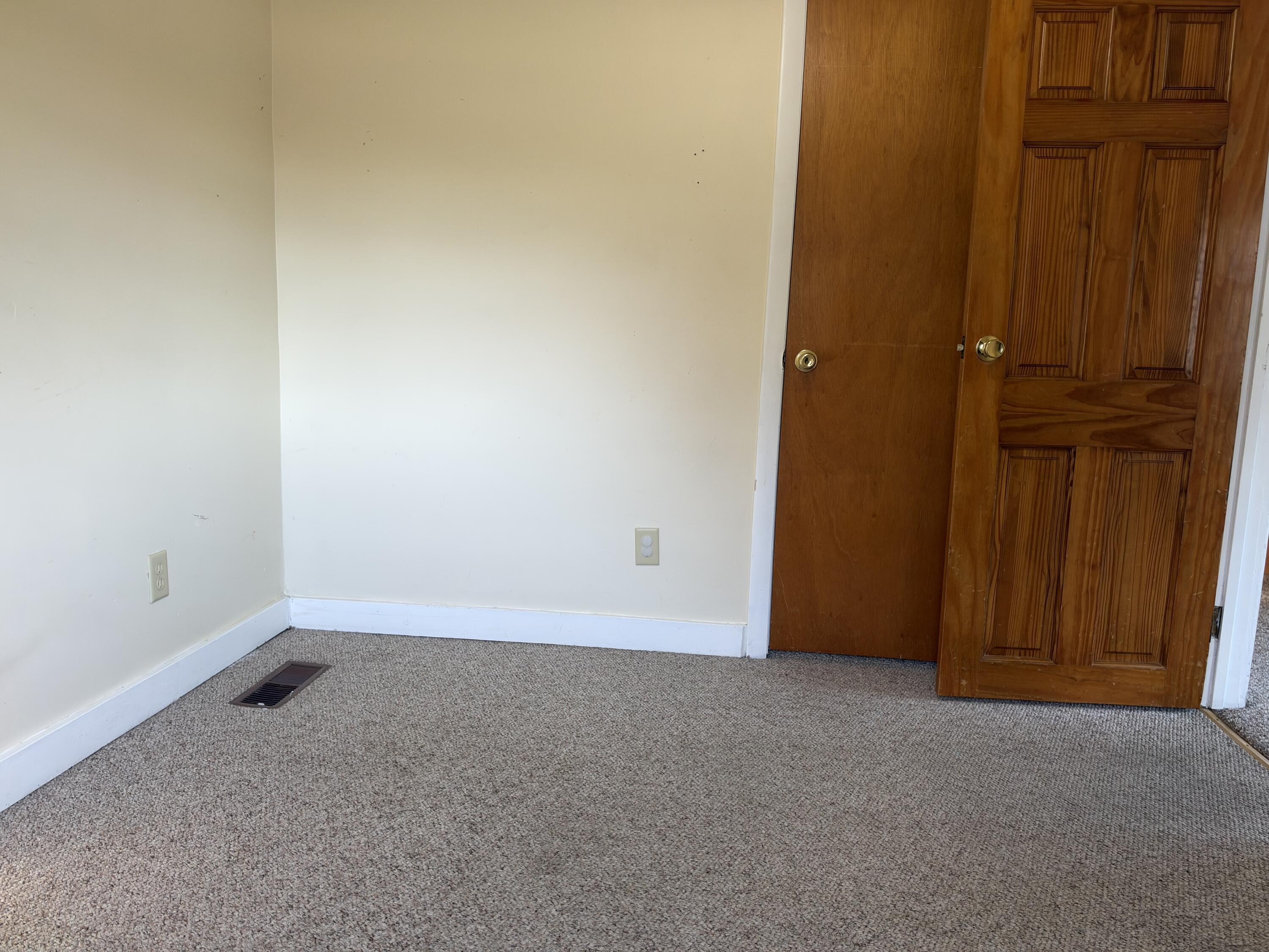 160 W Pleasant Street