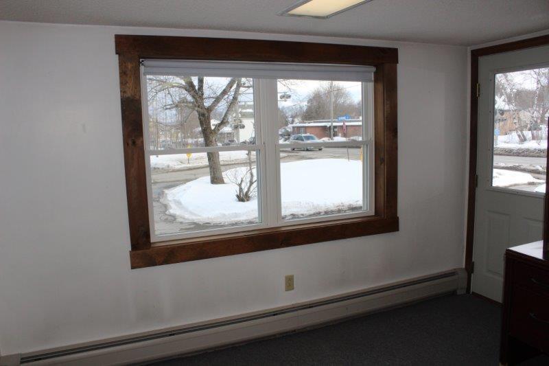 49 W Broadway, Lincoln, ME, 04457
