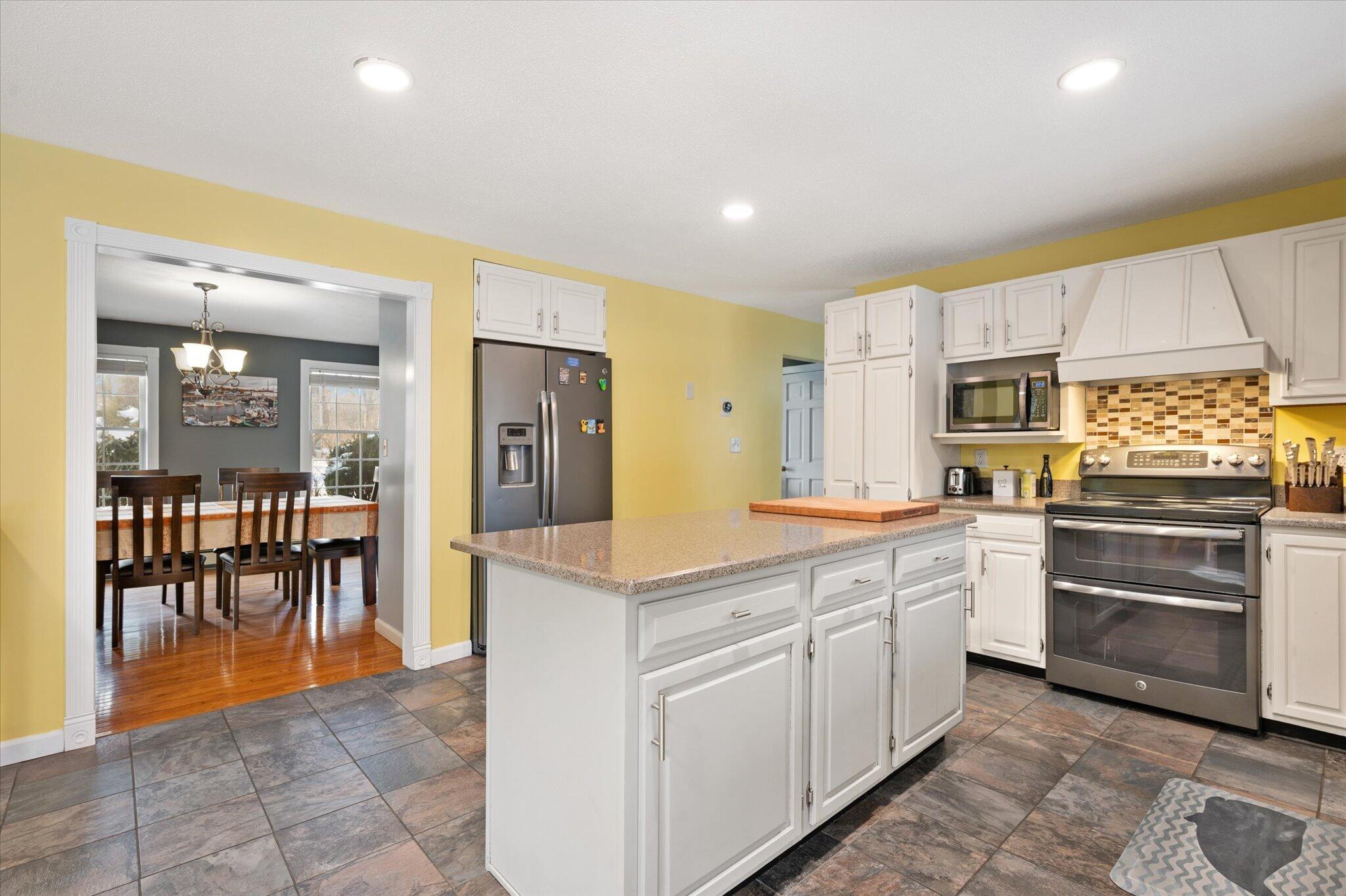 130 Miller Road, Hampden, ME, 04444