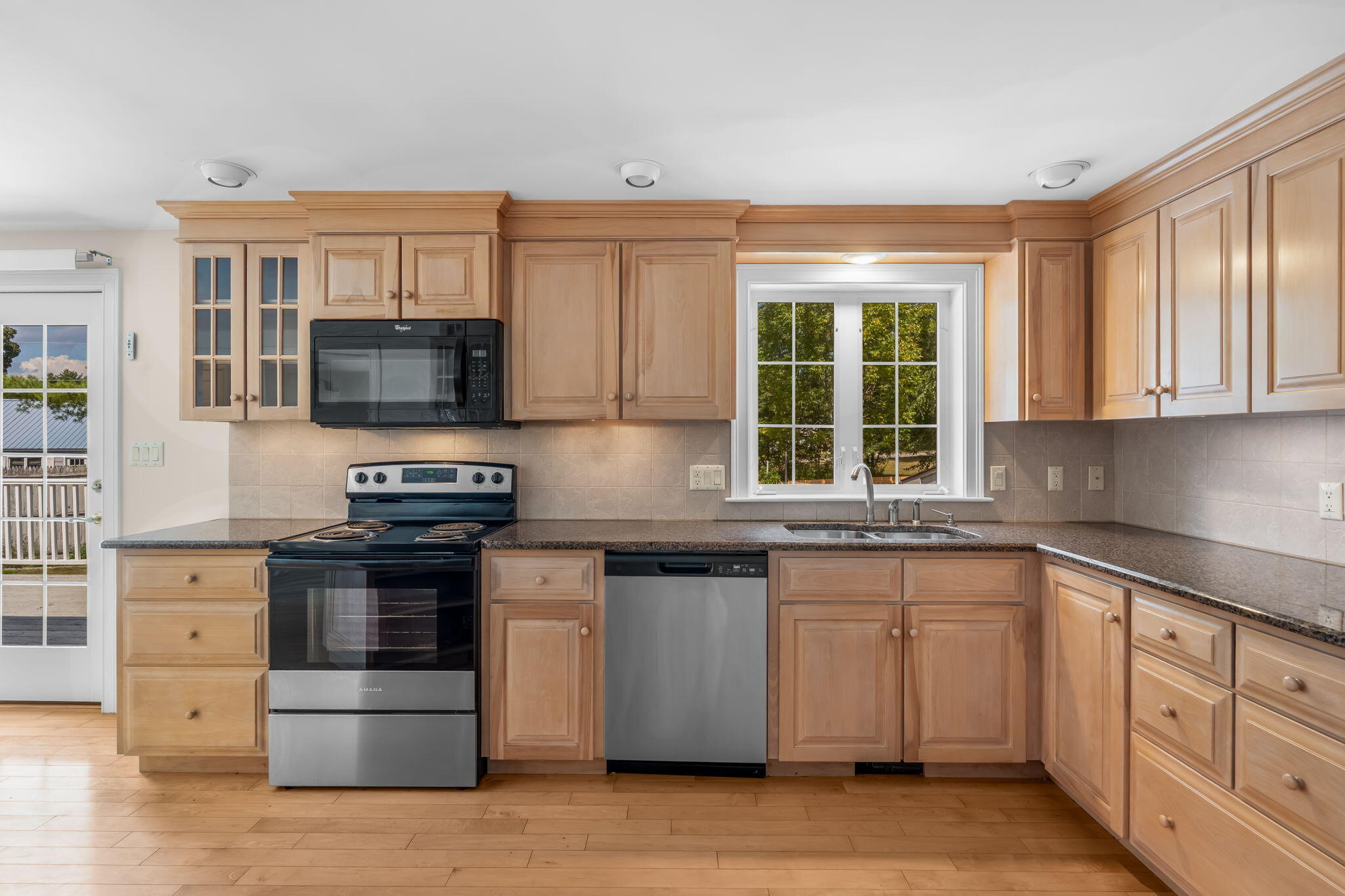 50 Laurel Circle, Bangor, ME 04401 Kitchen